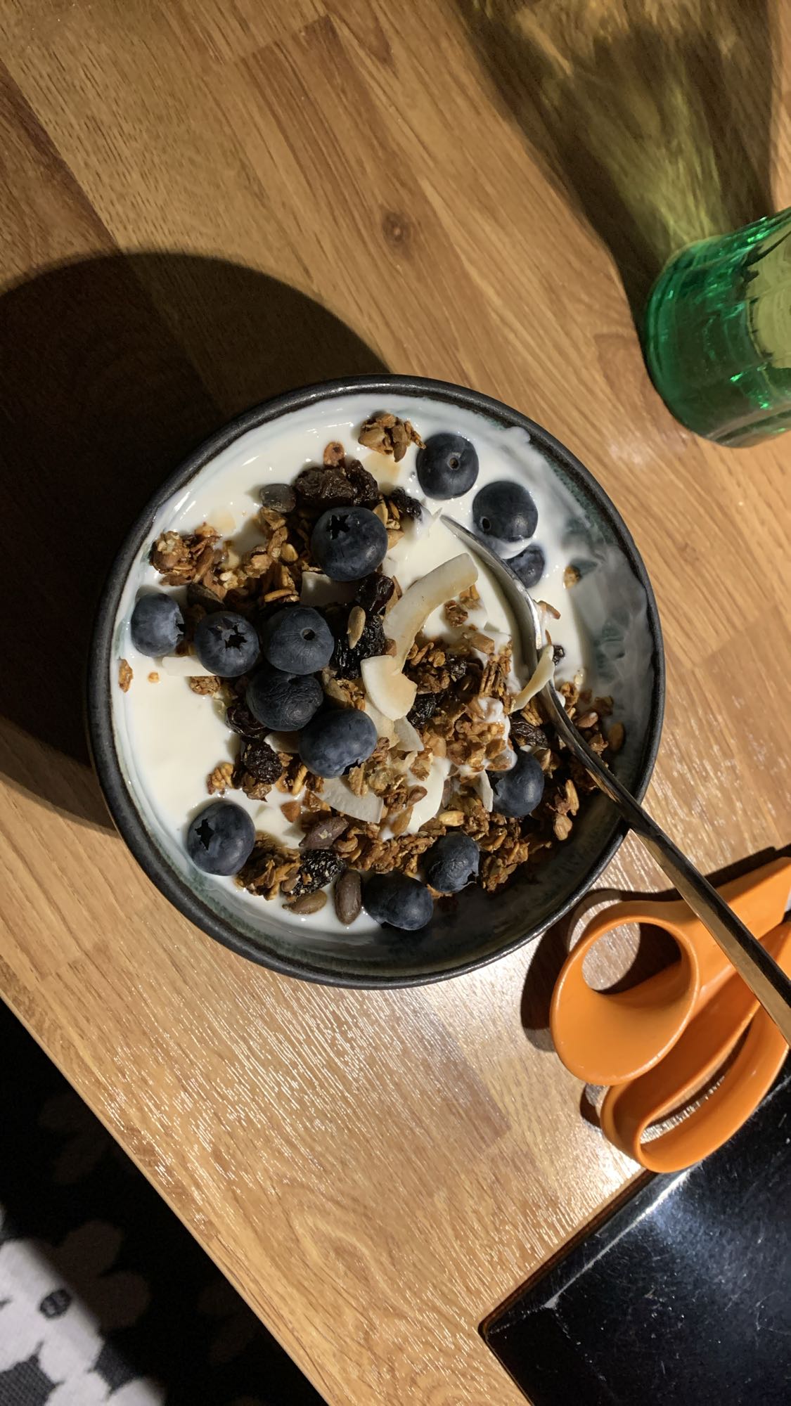 Yoghurt med granola & blåbär