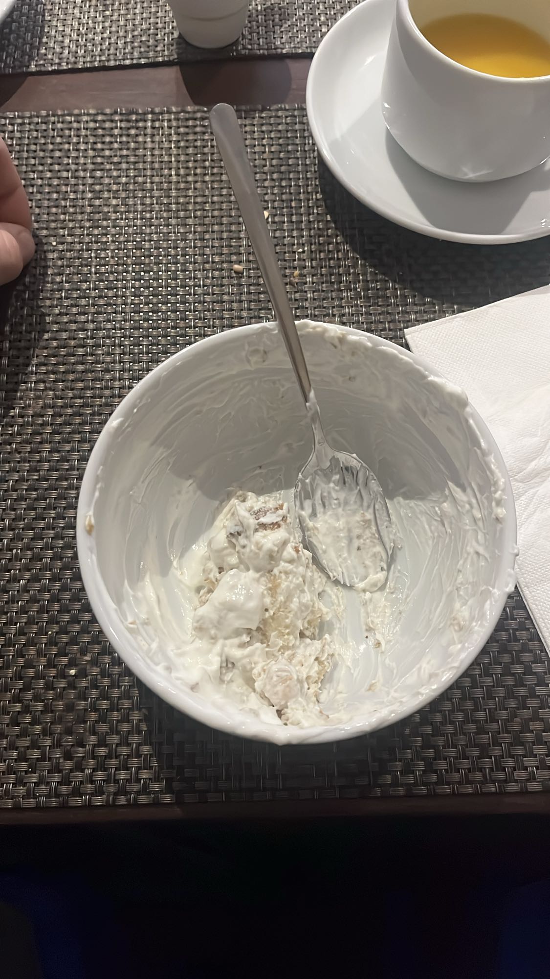 Yoğurtlu meyveli karışım