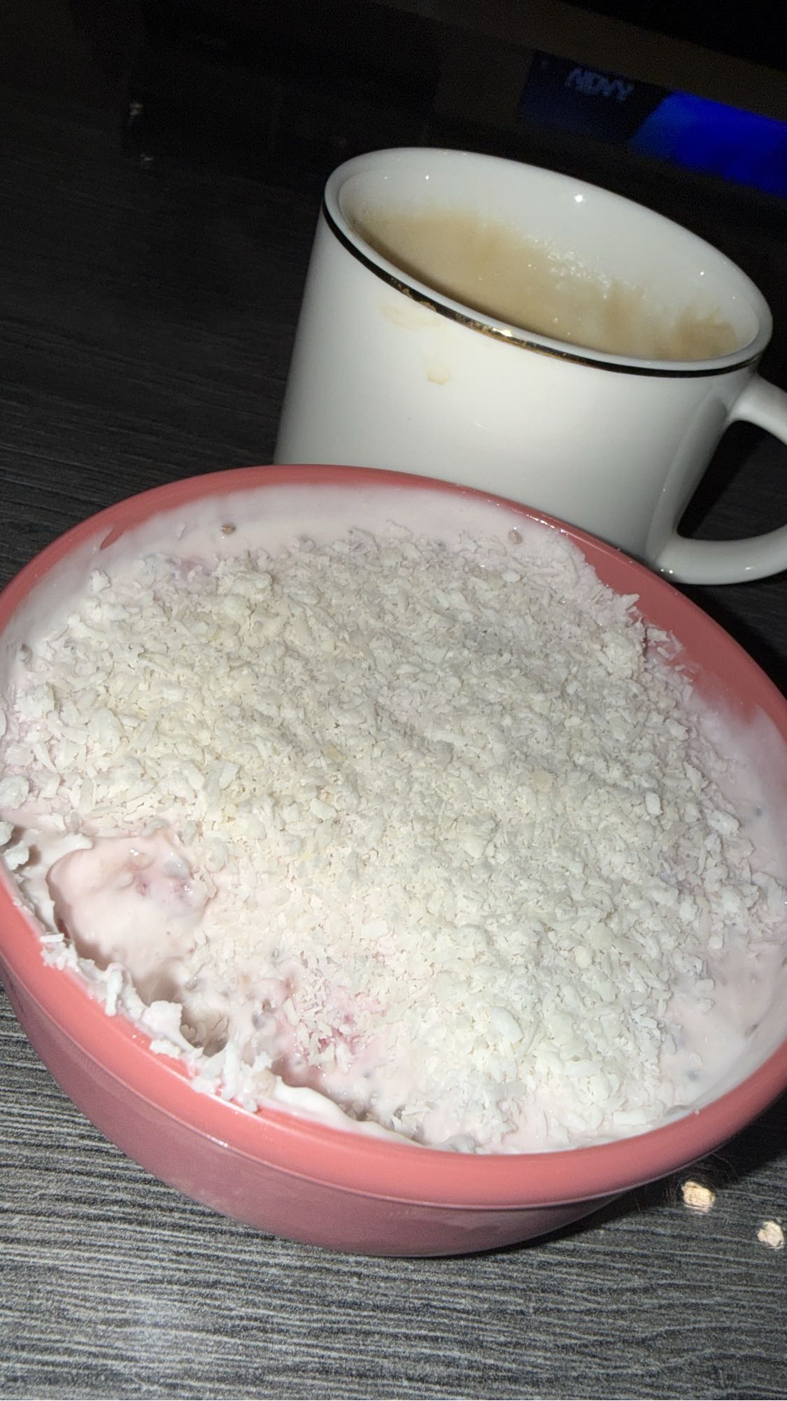 yaourt aux fruits et noix de coco