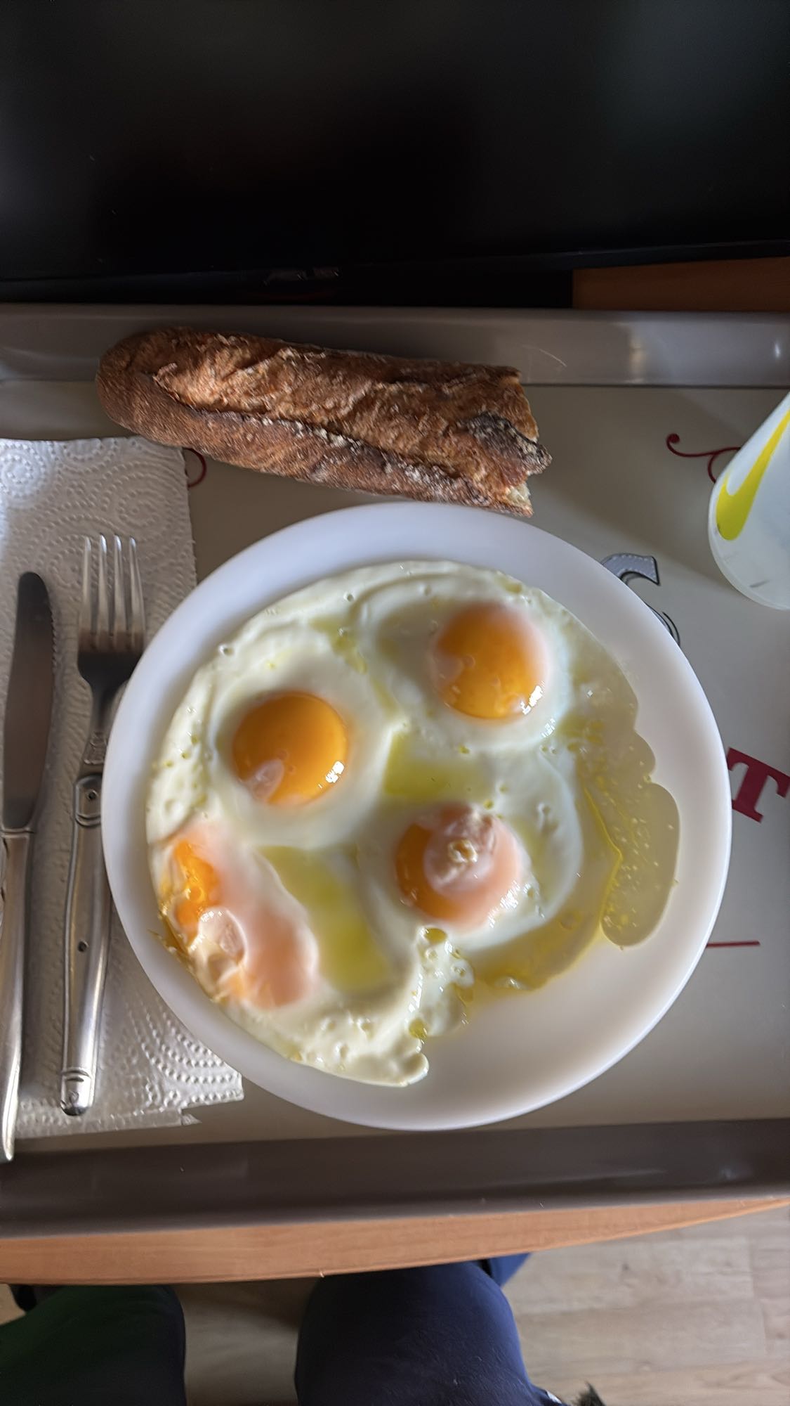 Oeufs et baguette