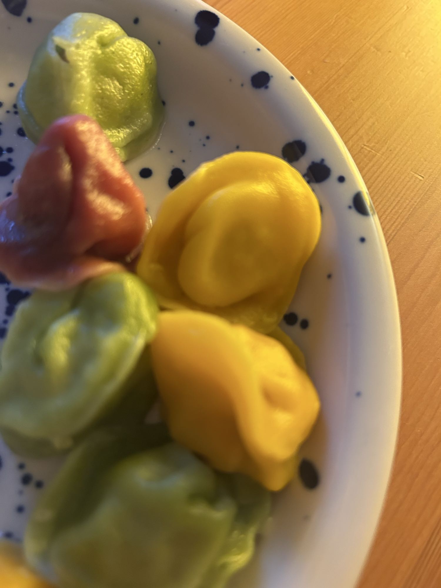 Kolorowe tortellini