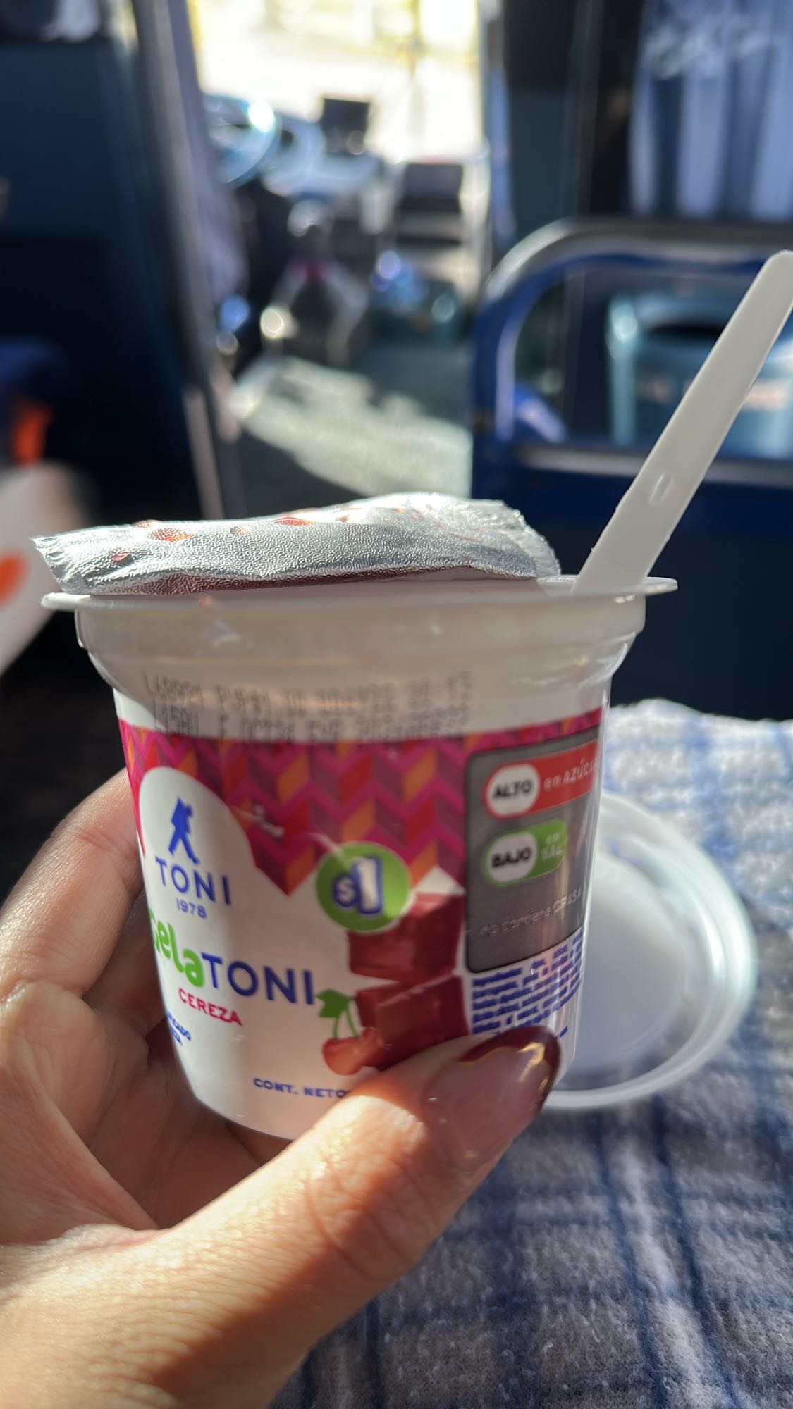 Yogur de cereza Toni