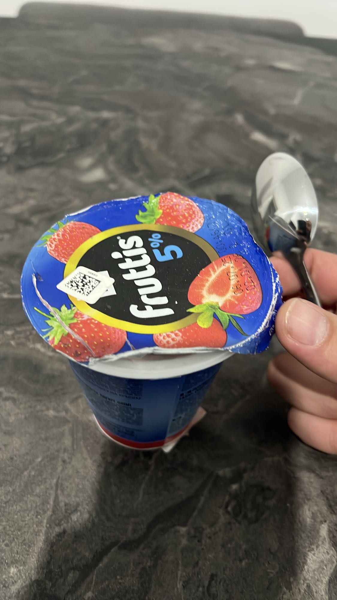 ֆրուտիս ելակով յոգուրտ