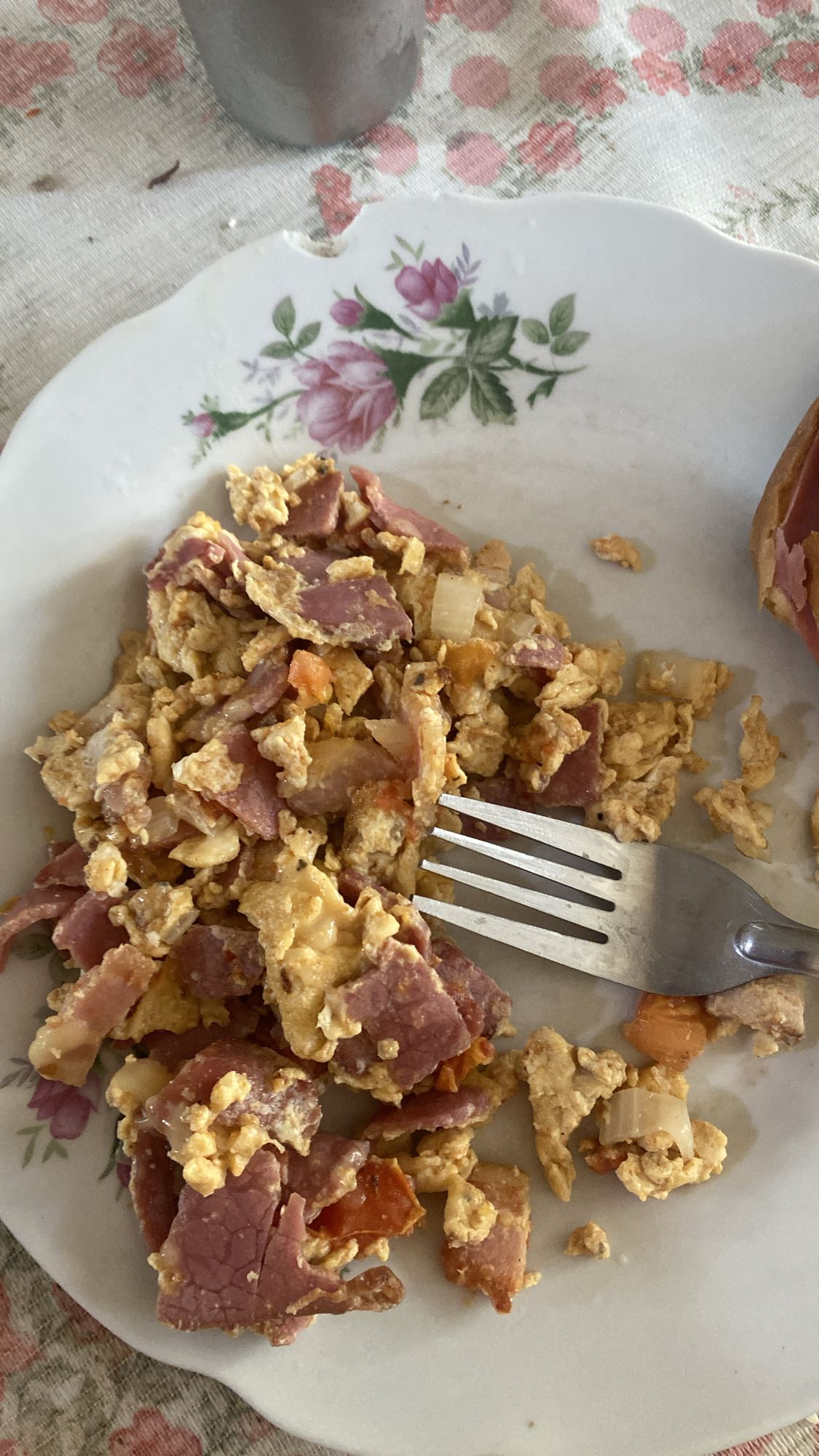 Huevos revueltos con jamón