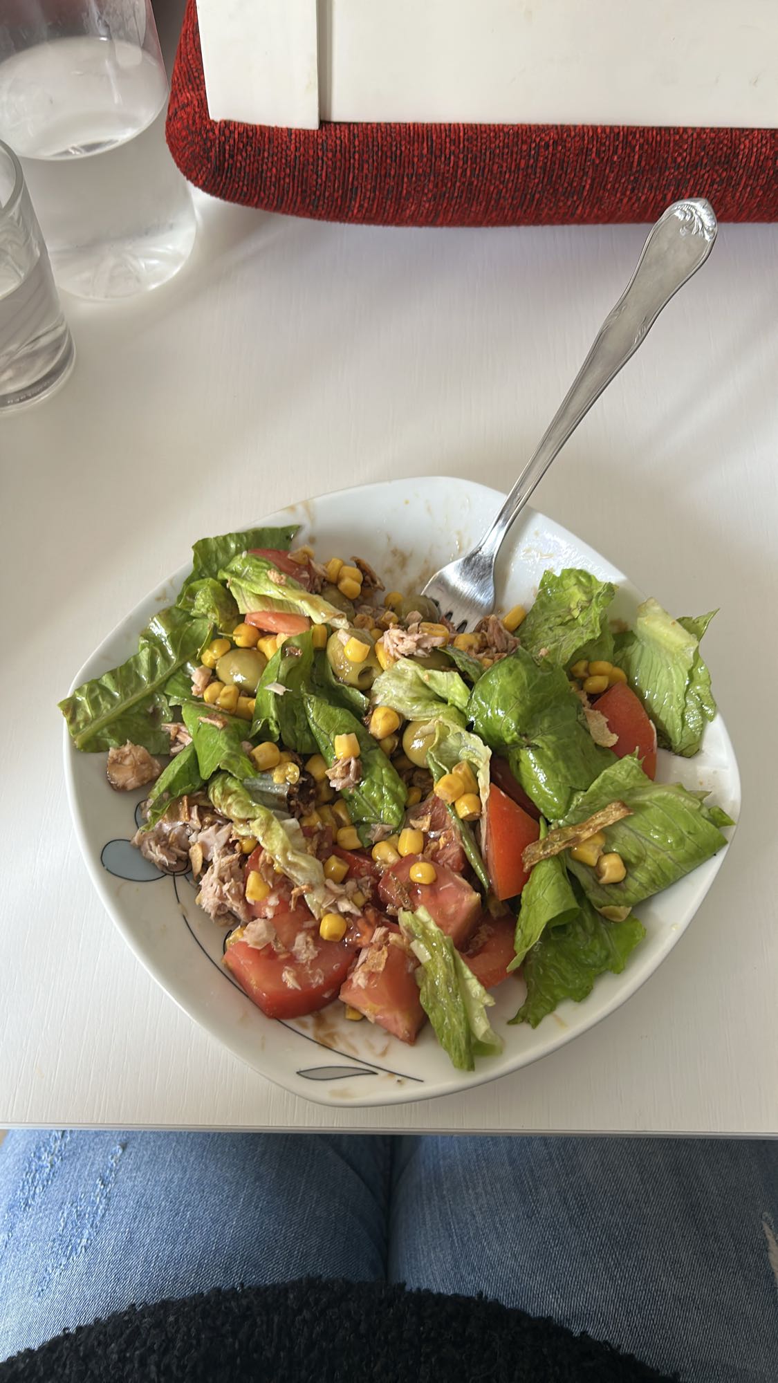 ensalada de atún y maíz