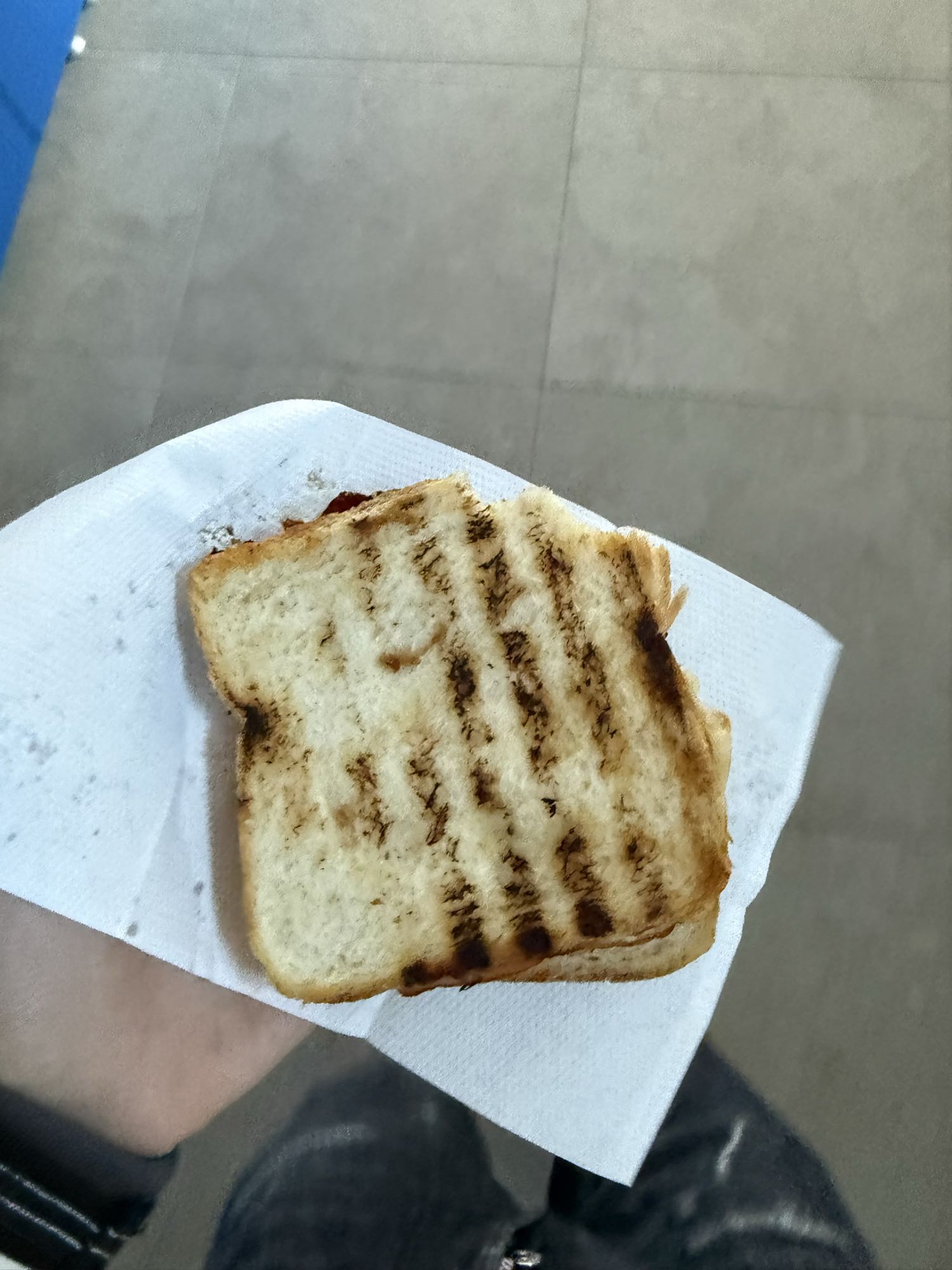 Tost ekmeği sandviç