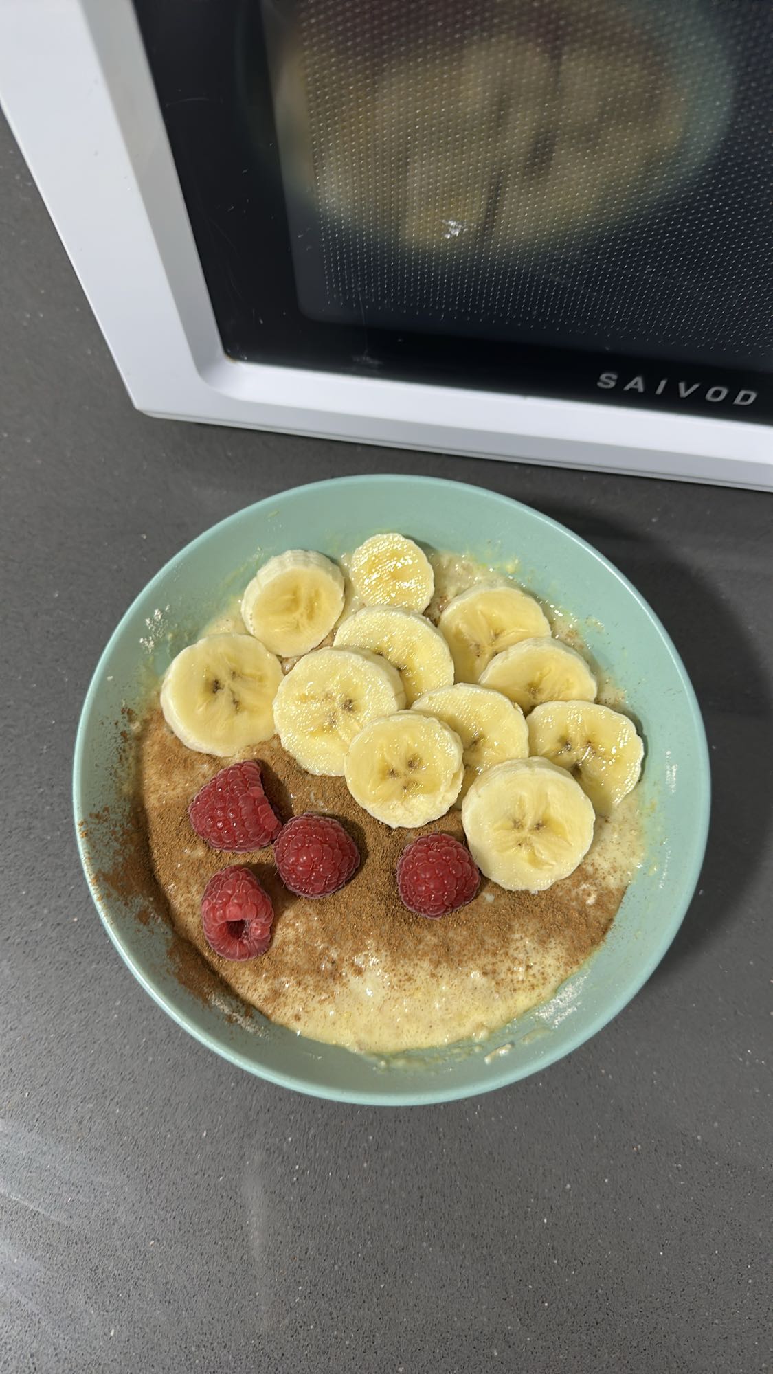 Avena con plátano y frambuesa