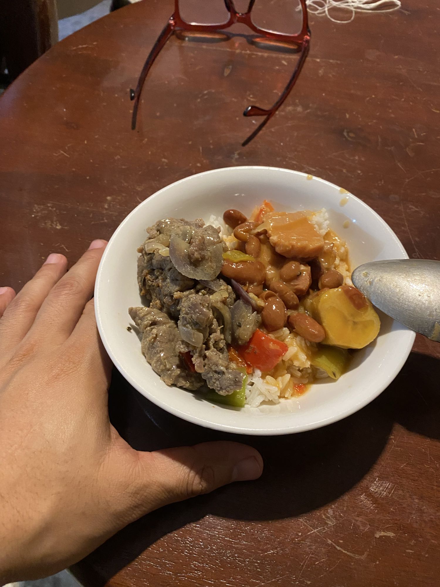 Arroz con carne y frijoles