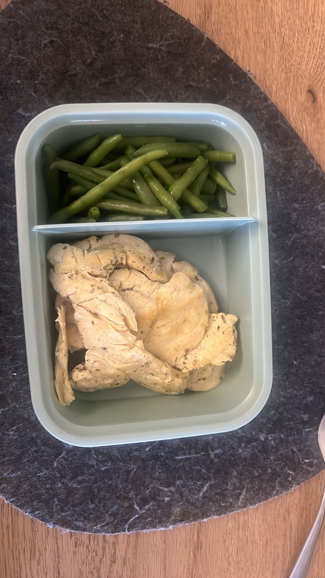 Tavuk ve yeşil fasulye