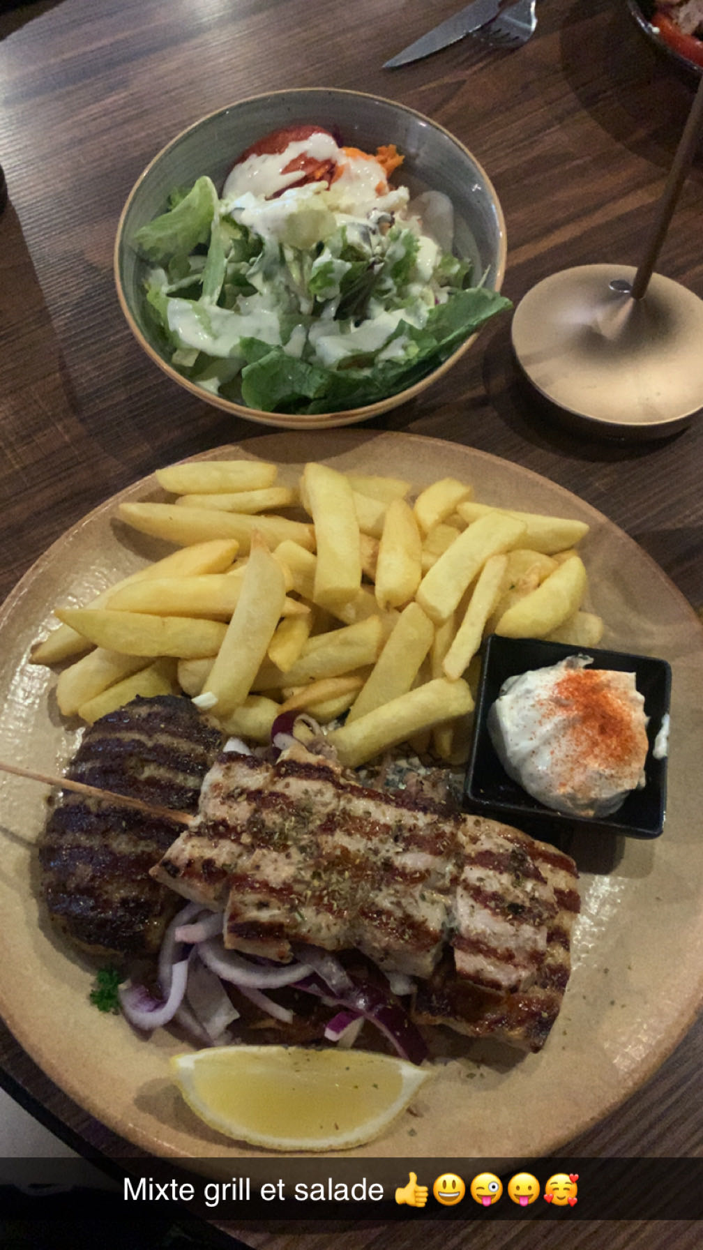 Grillade mixte et salade