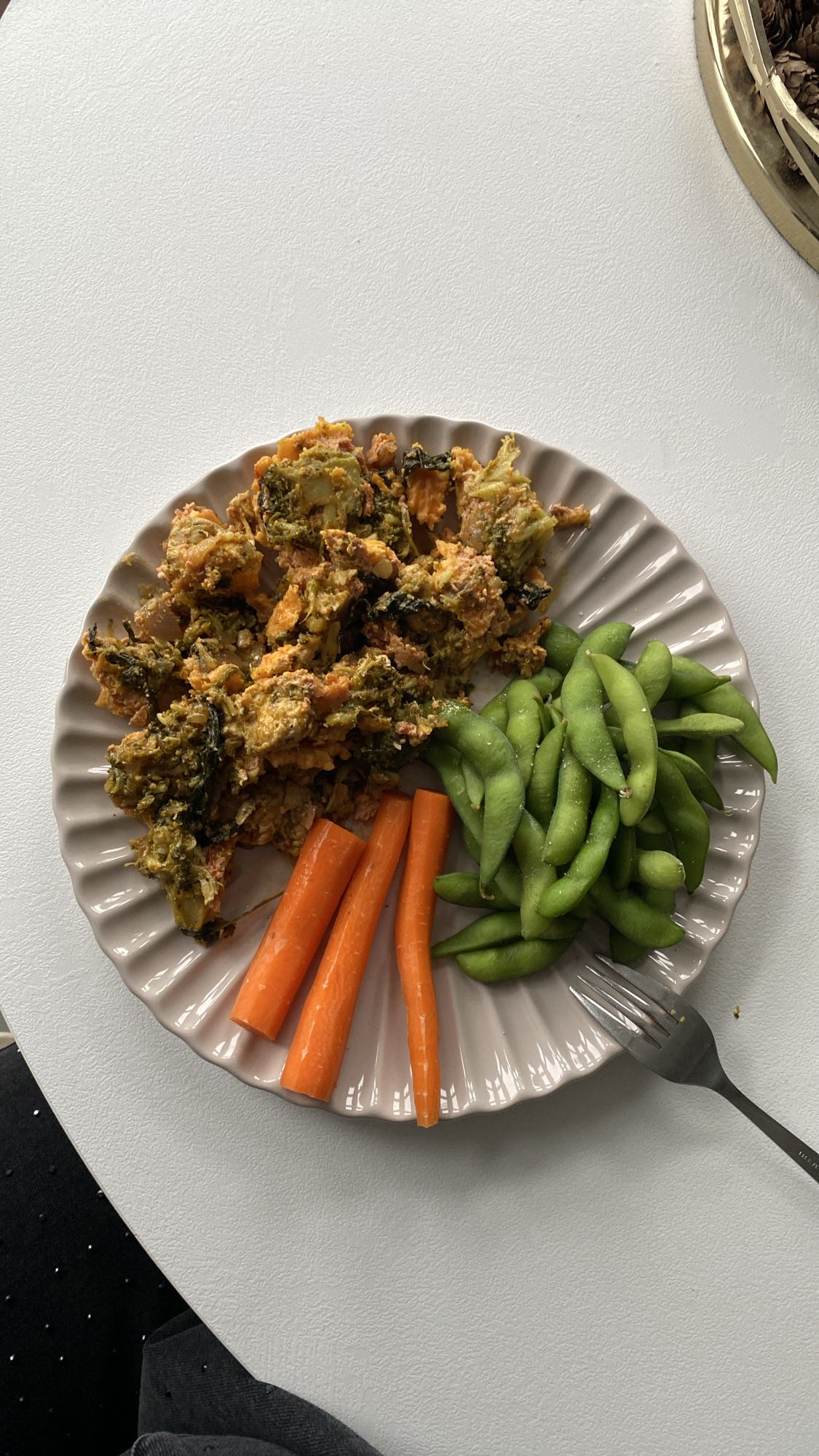 Grøntsagsfad med kylling og cheddar