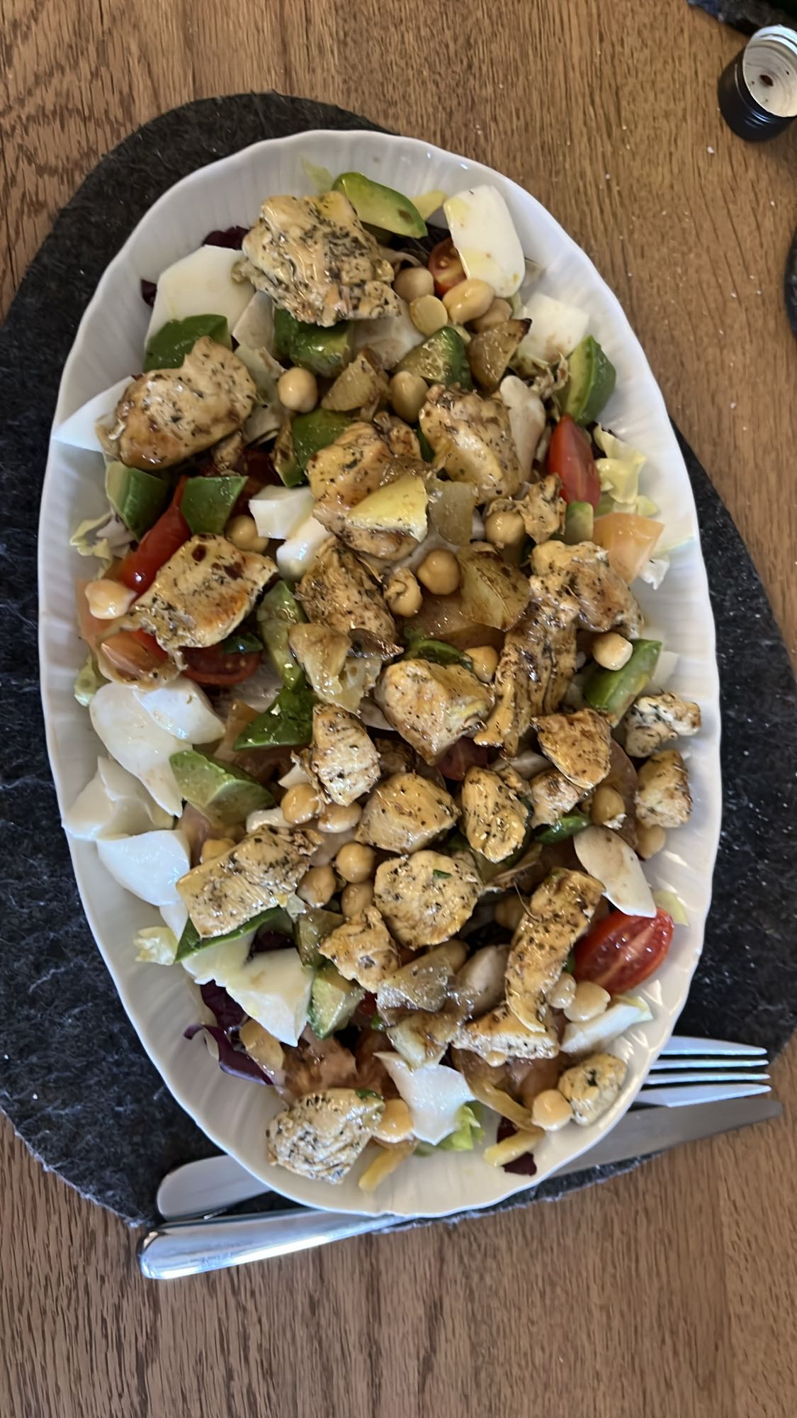 Tavuklu Akdeniz Salata