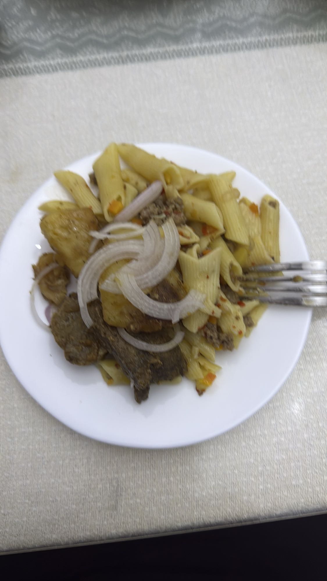 макароны с мясом и луком