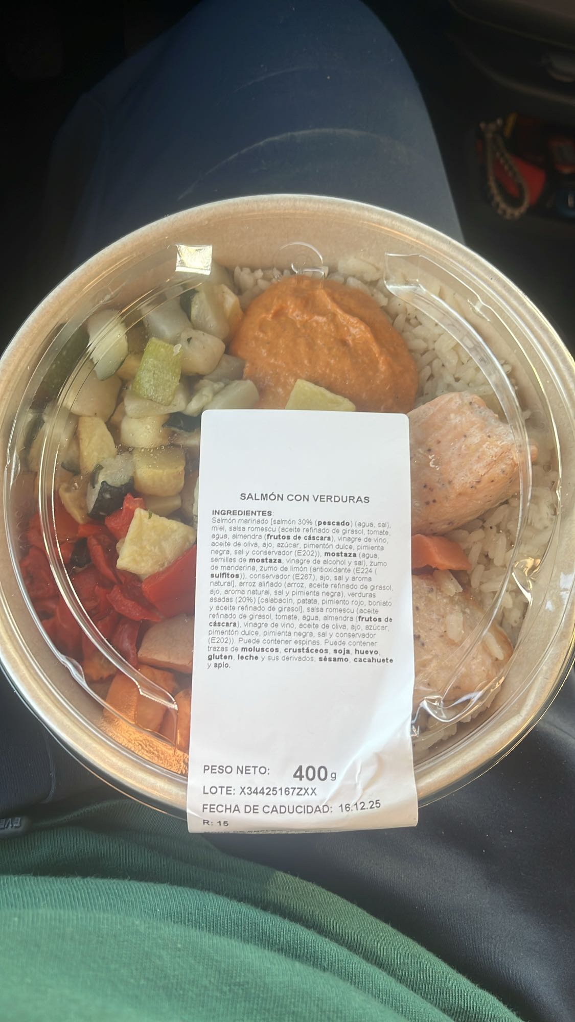 Somon cu legume și orez