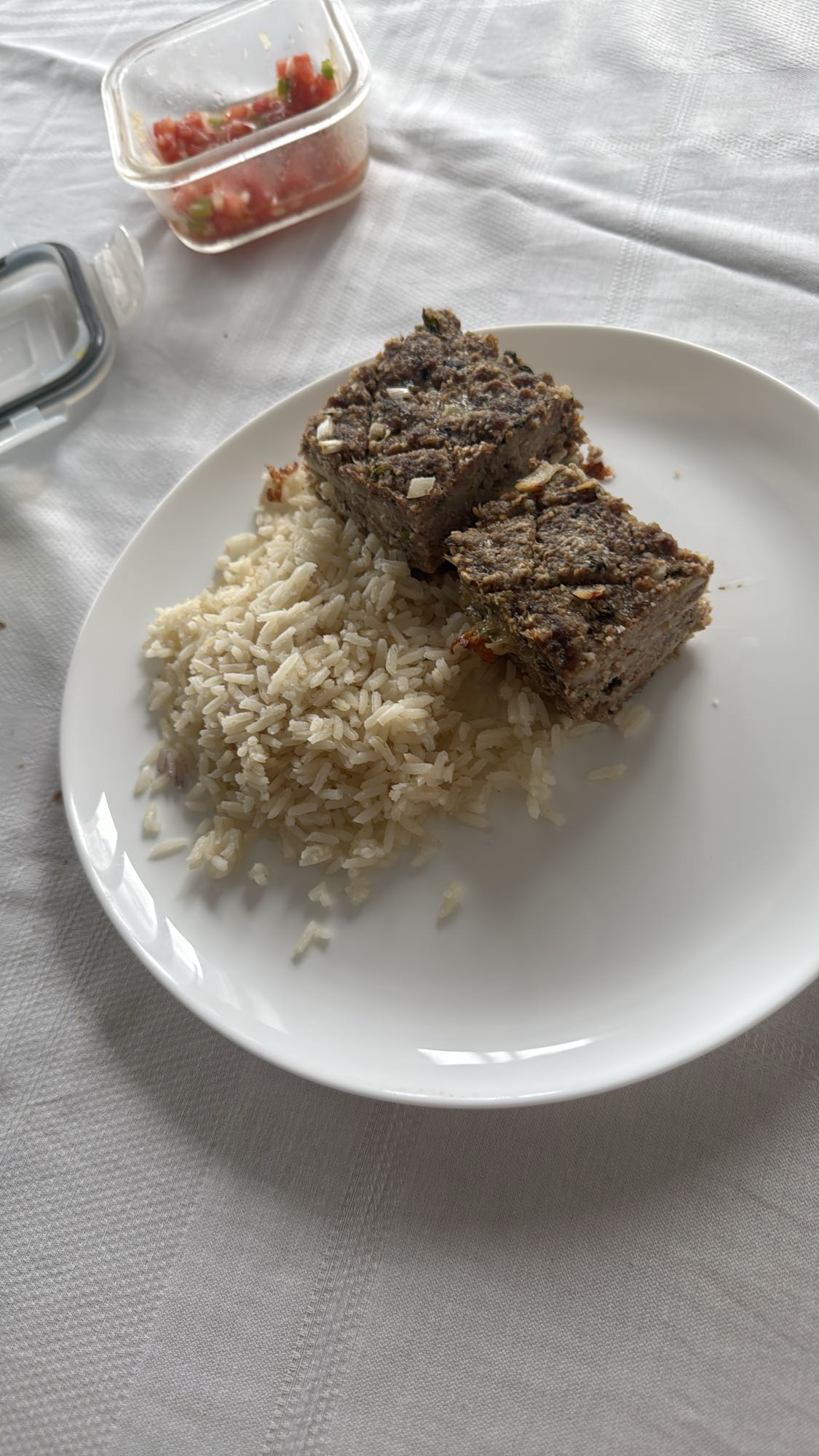 Arroz com bolo de carne