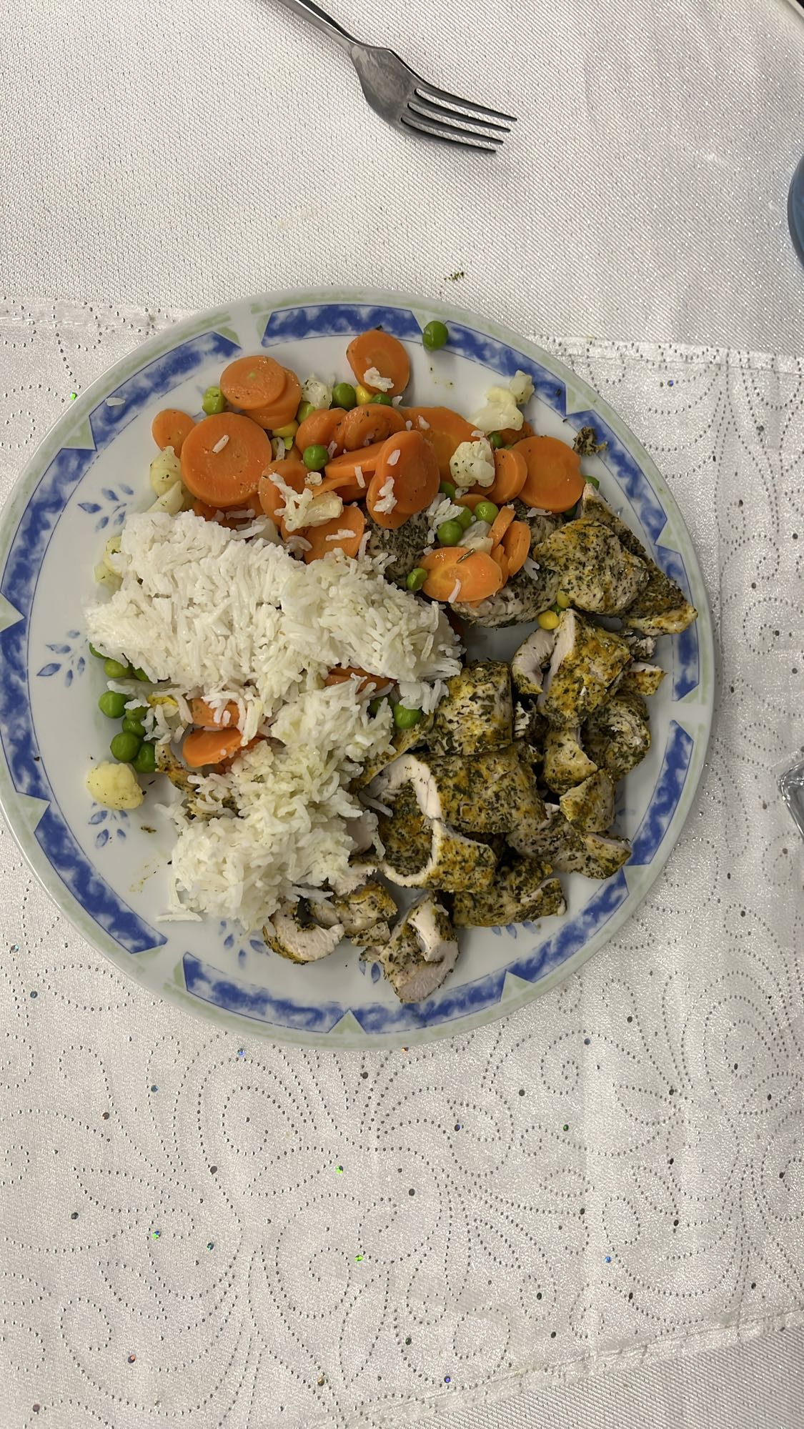 Kurczak z ryżem i warzywami