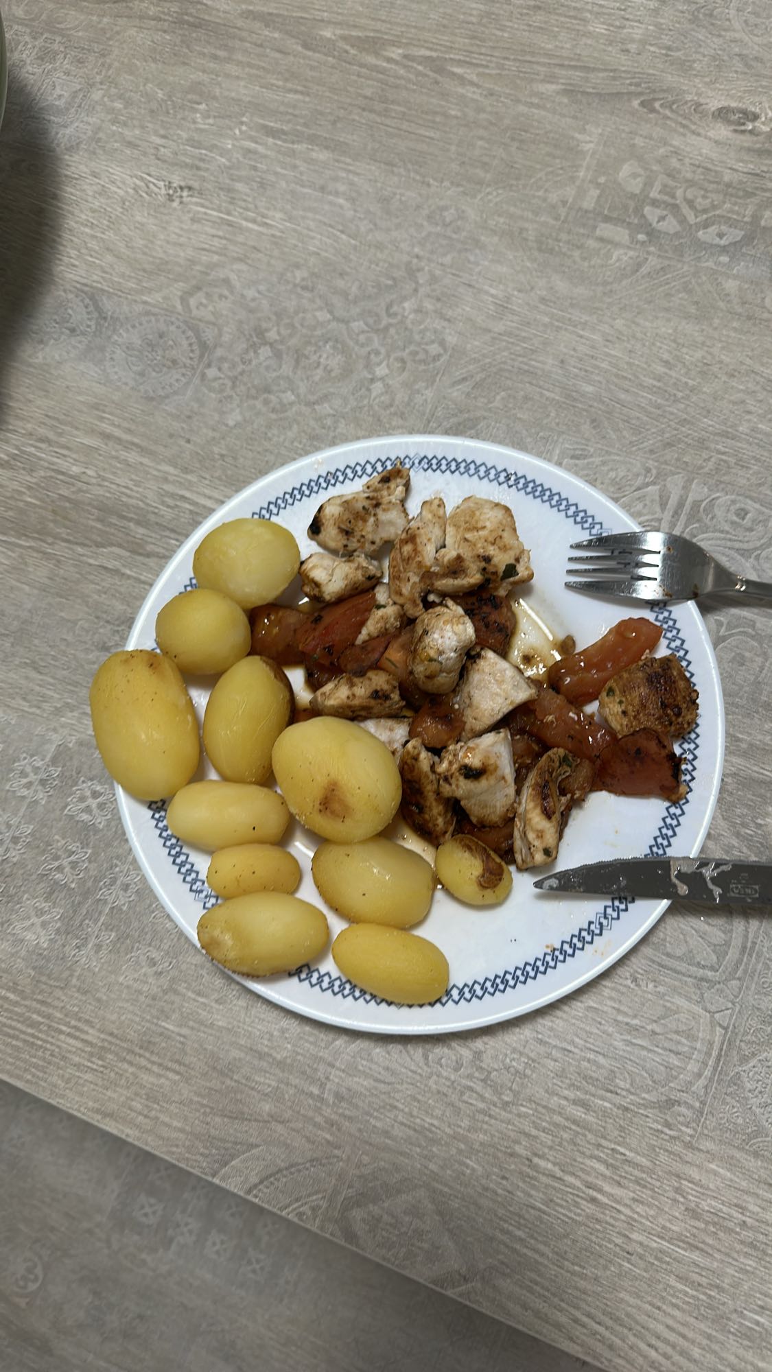 Pollo con papas y verduras