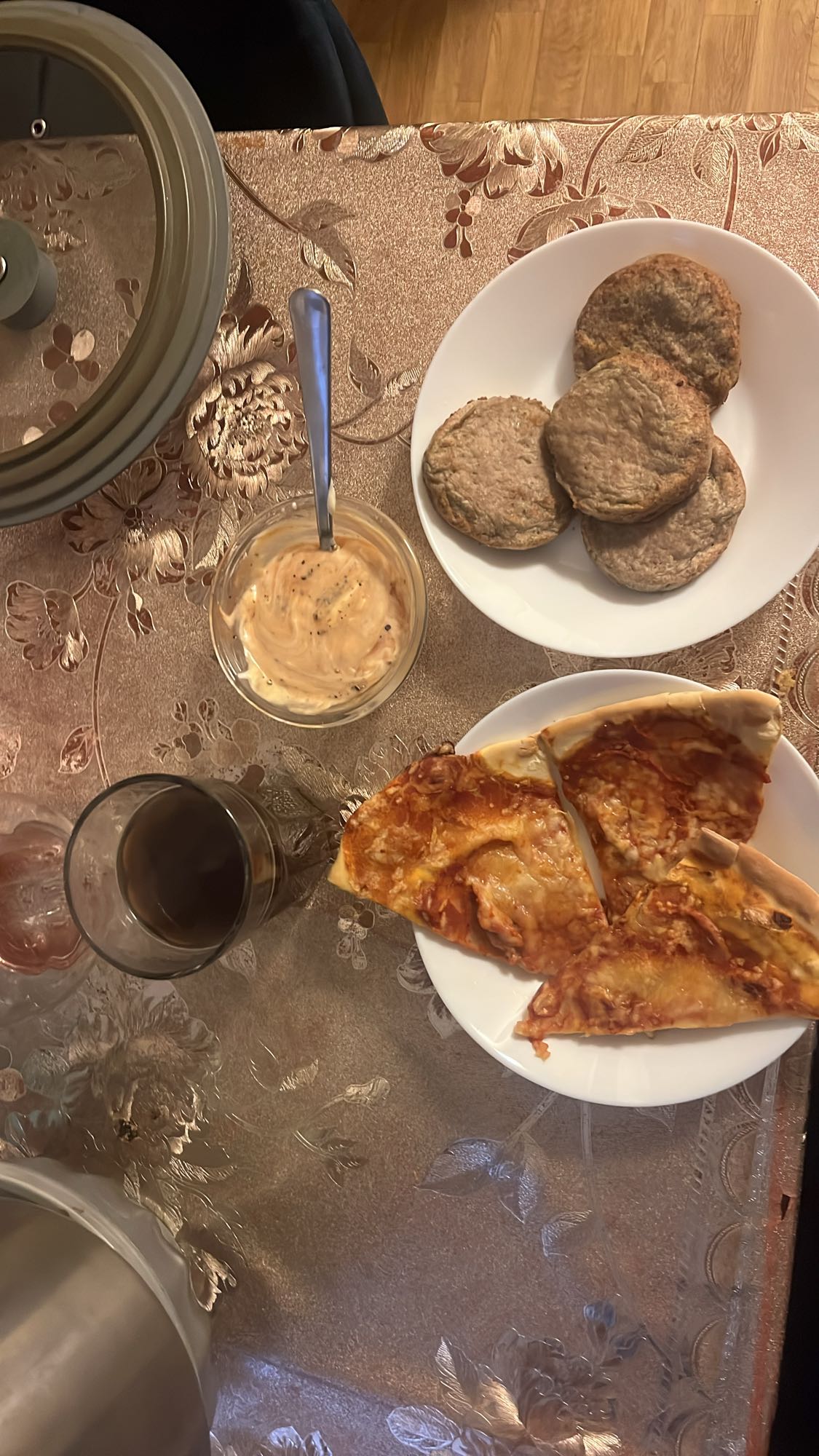 Pizza and patties plate