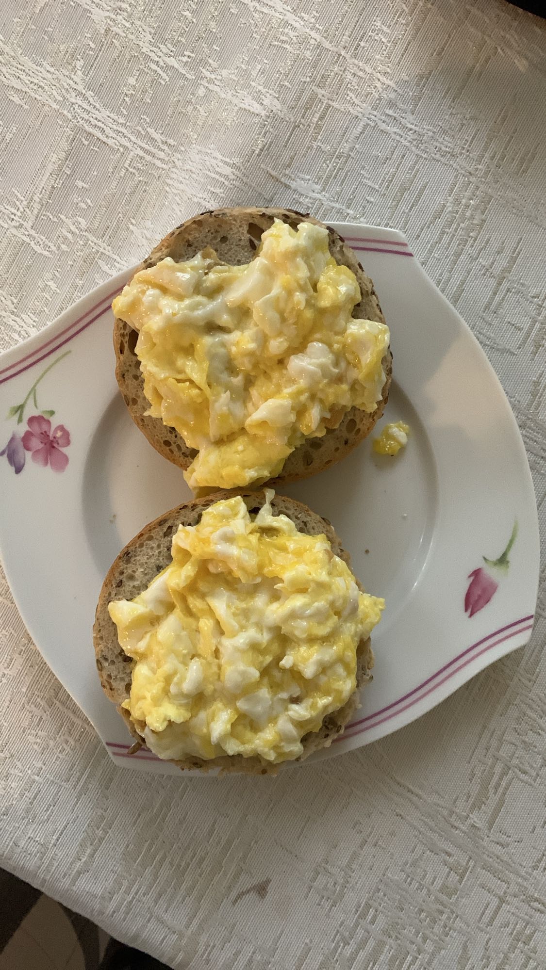 Jajecznica na bułce