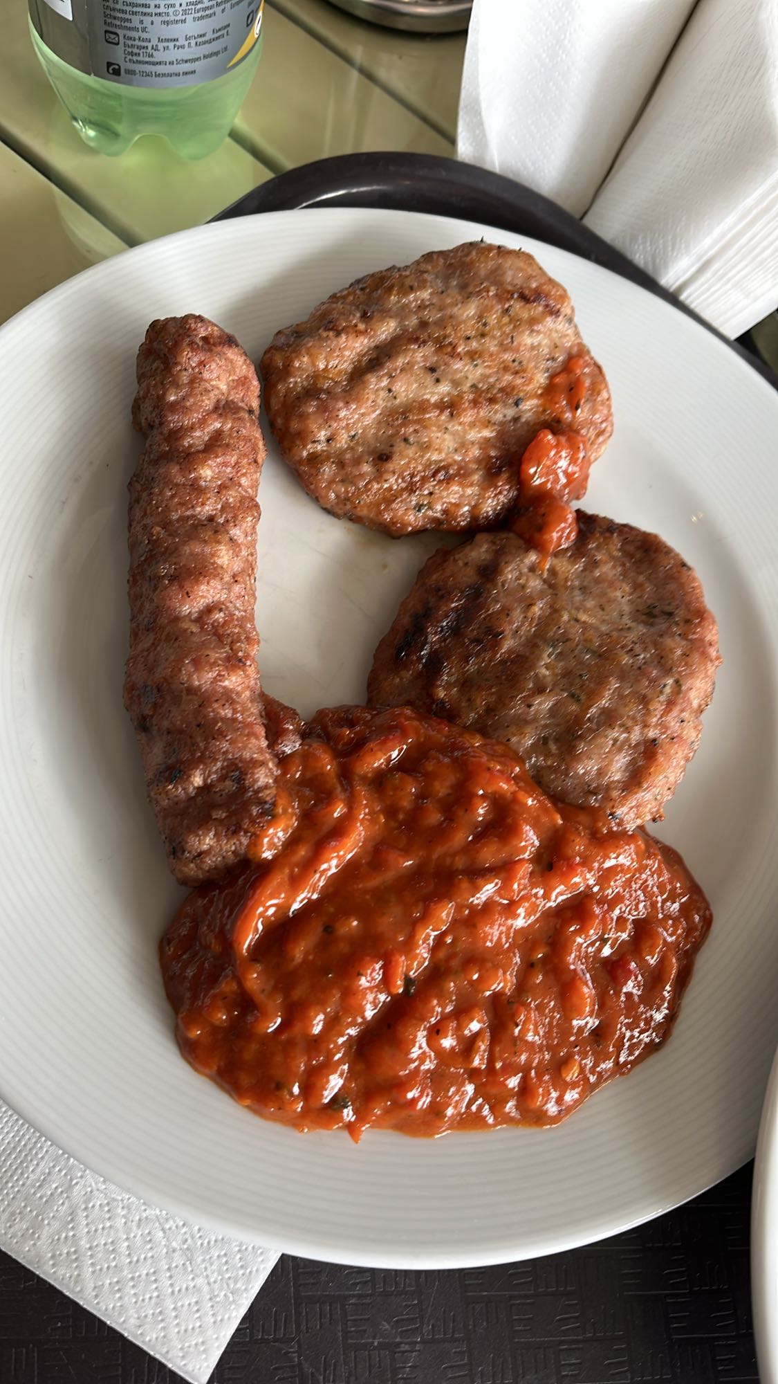 Кюфтета с лютеница