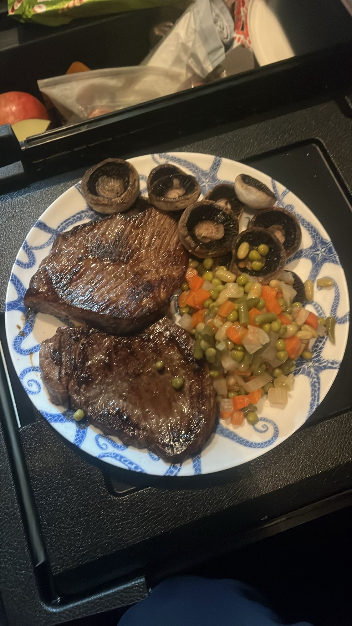 Friptură cu legume și ciuperci