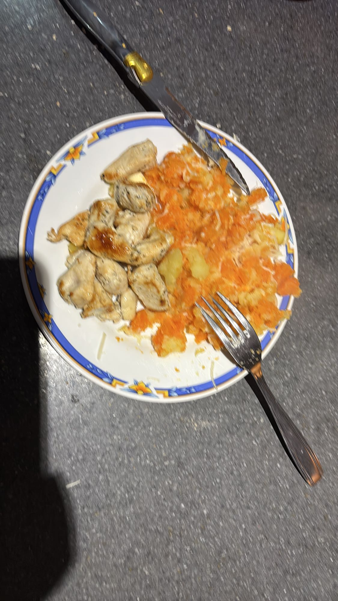 Poulet, carottes et pommes de terre