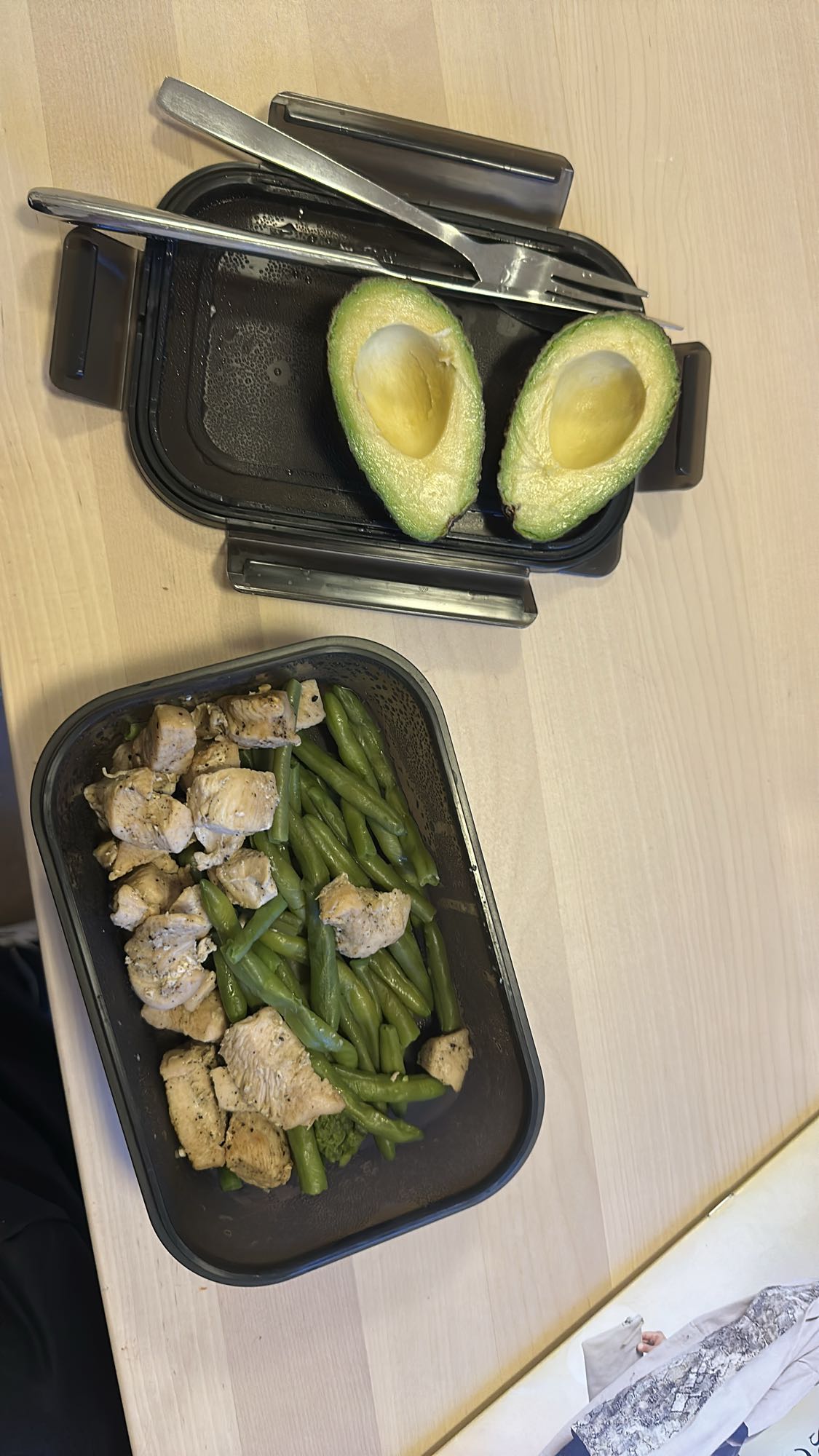 Kyckling med bönor & avokado