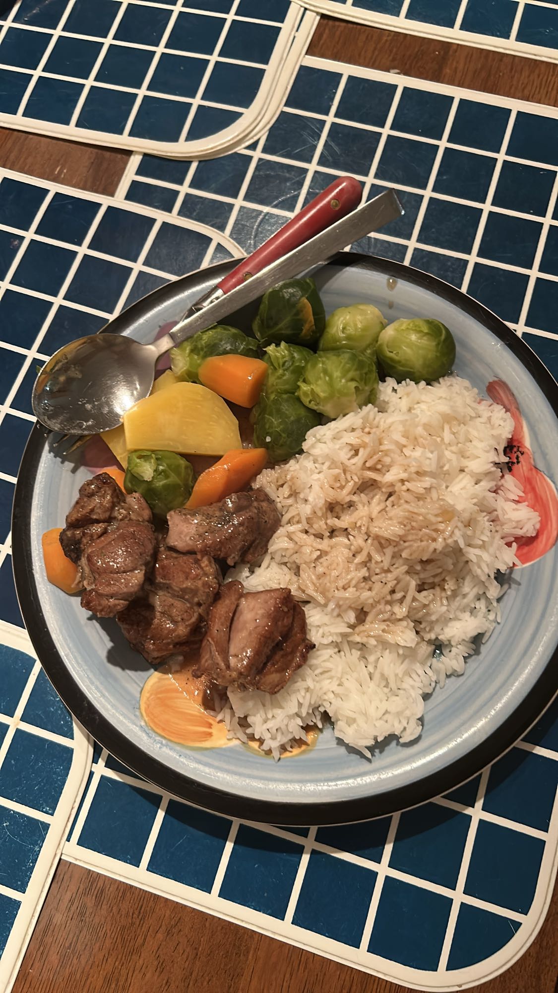 Ris, kjøtt og grønnsaker