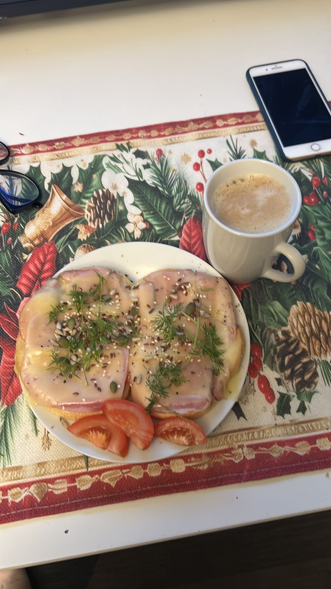 бутерброды с ветчиной