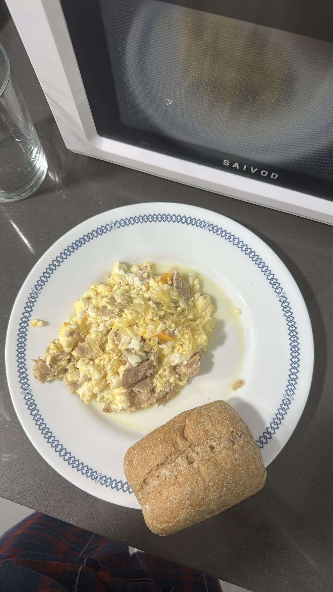 Revuelto de atún con pan