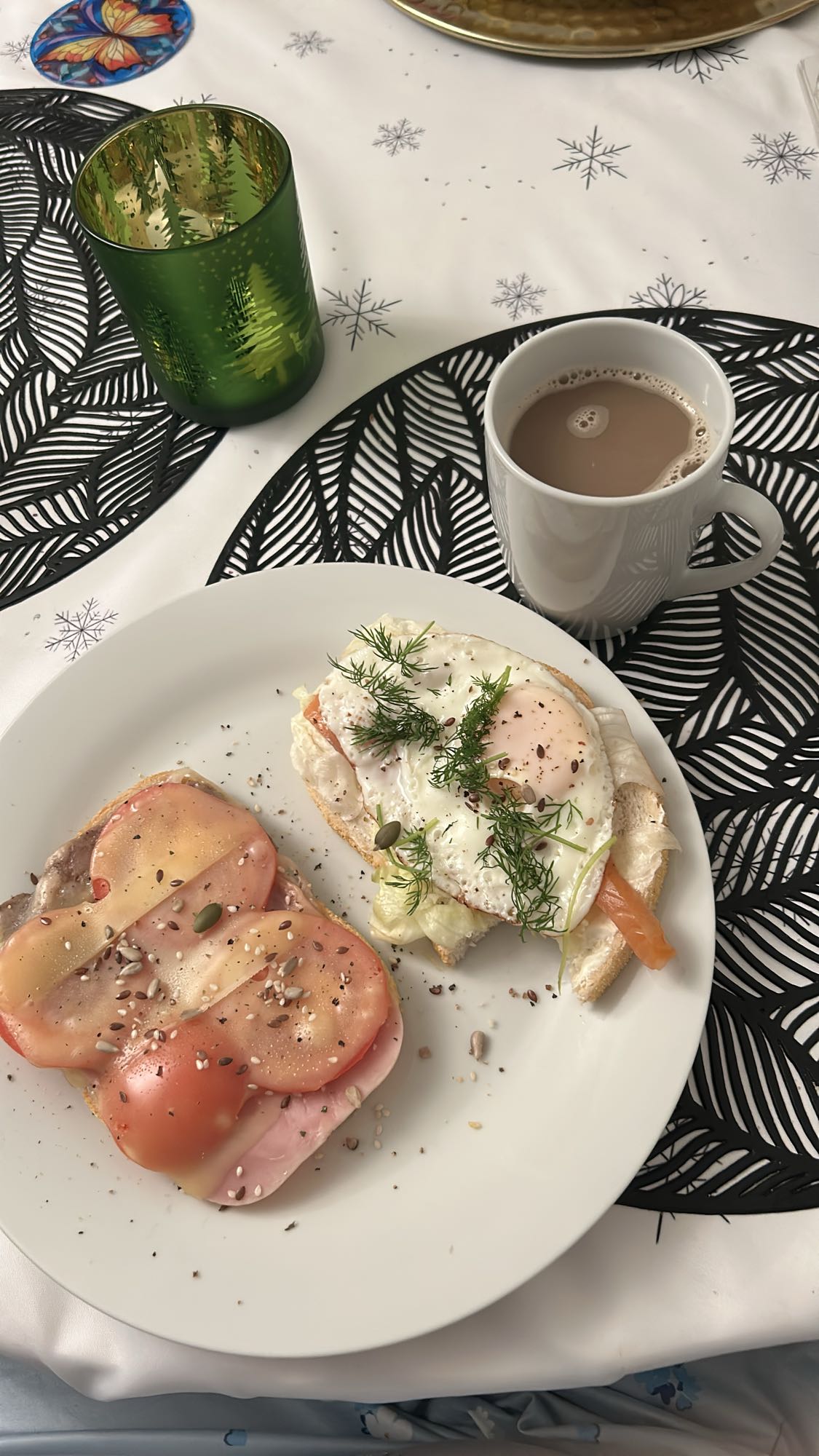 Два бутерброда и какао