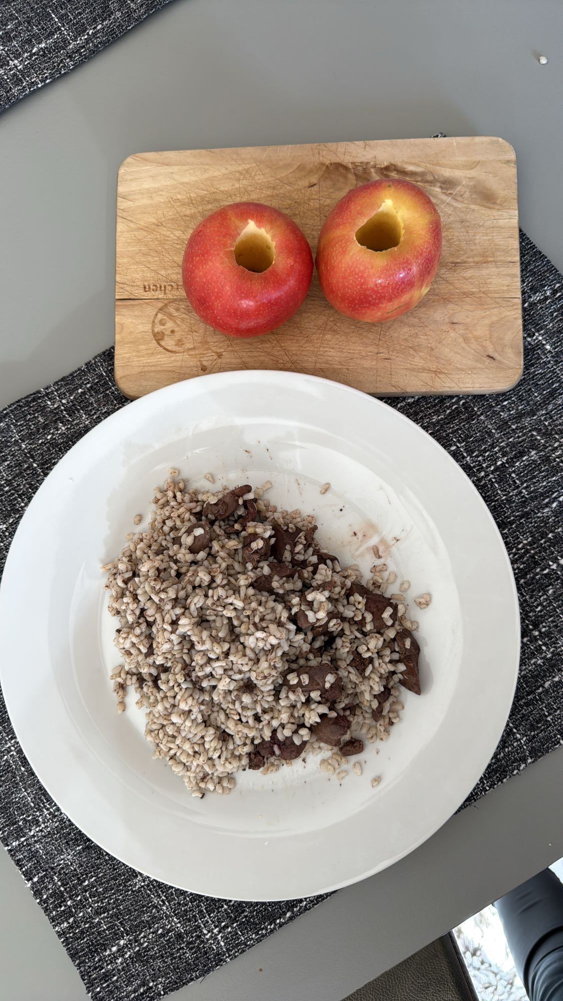 Orz cu ficat și mere