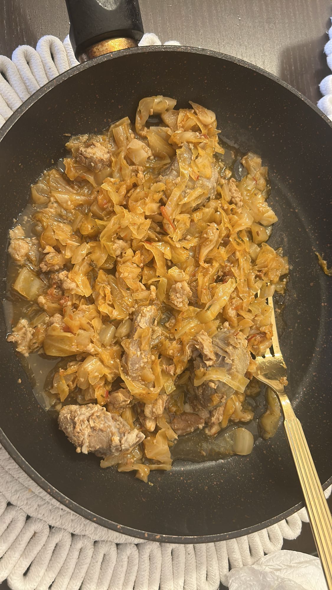 Varză călită cu carne