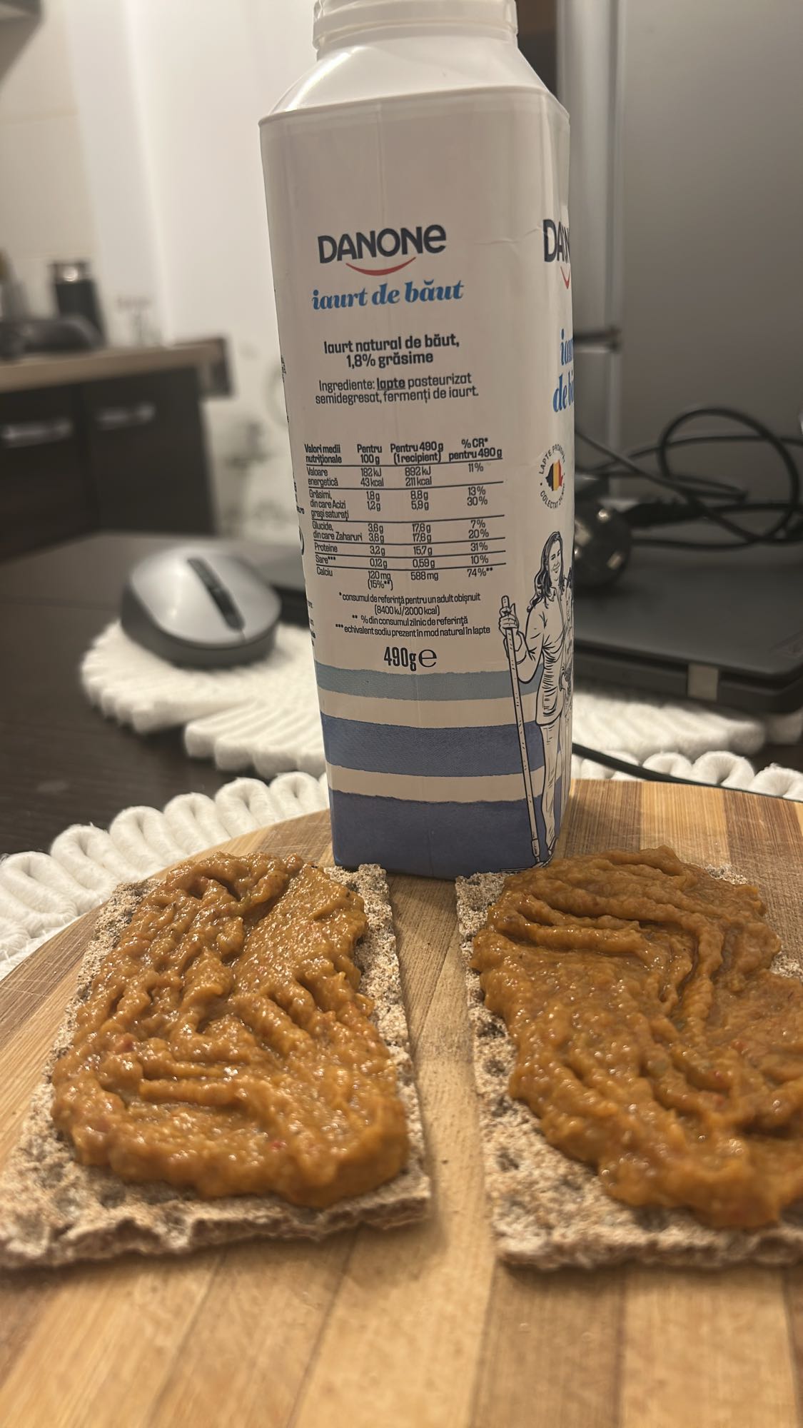 Pâine crocantă cu zacuscă