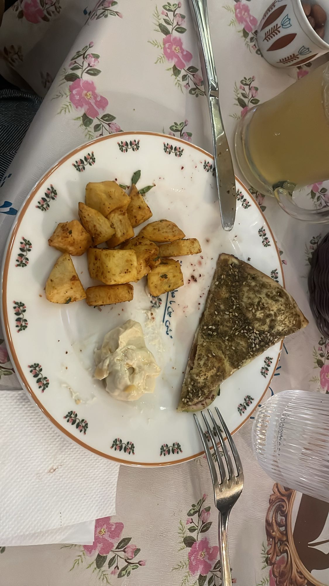 Potatoes, manakish, dip