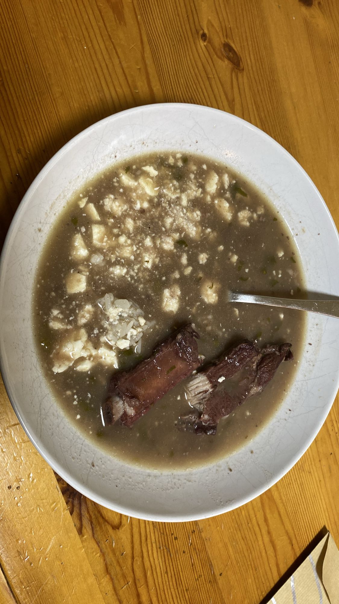 caldo con carne y queso