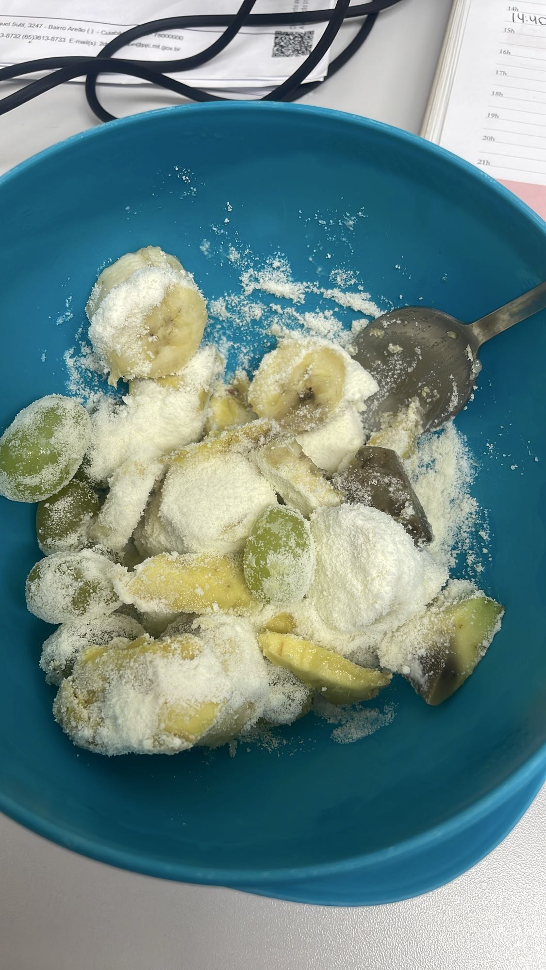 Frutas com leite em pó