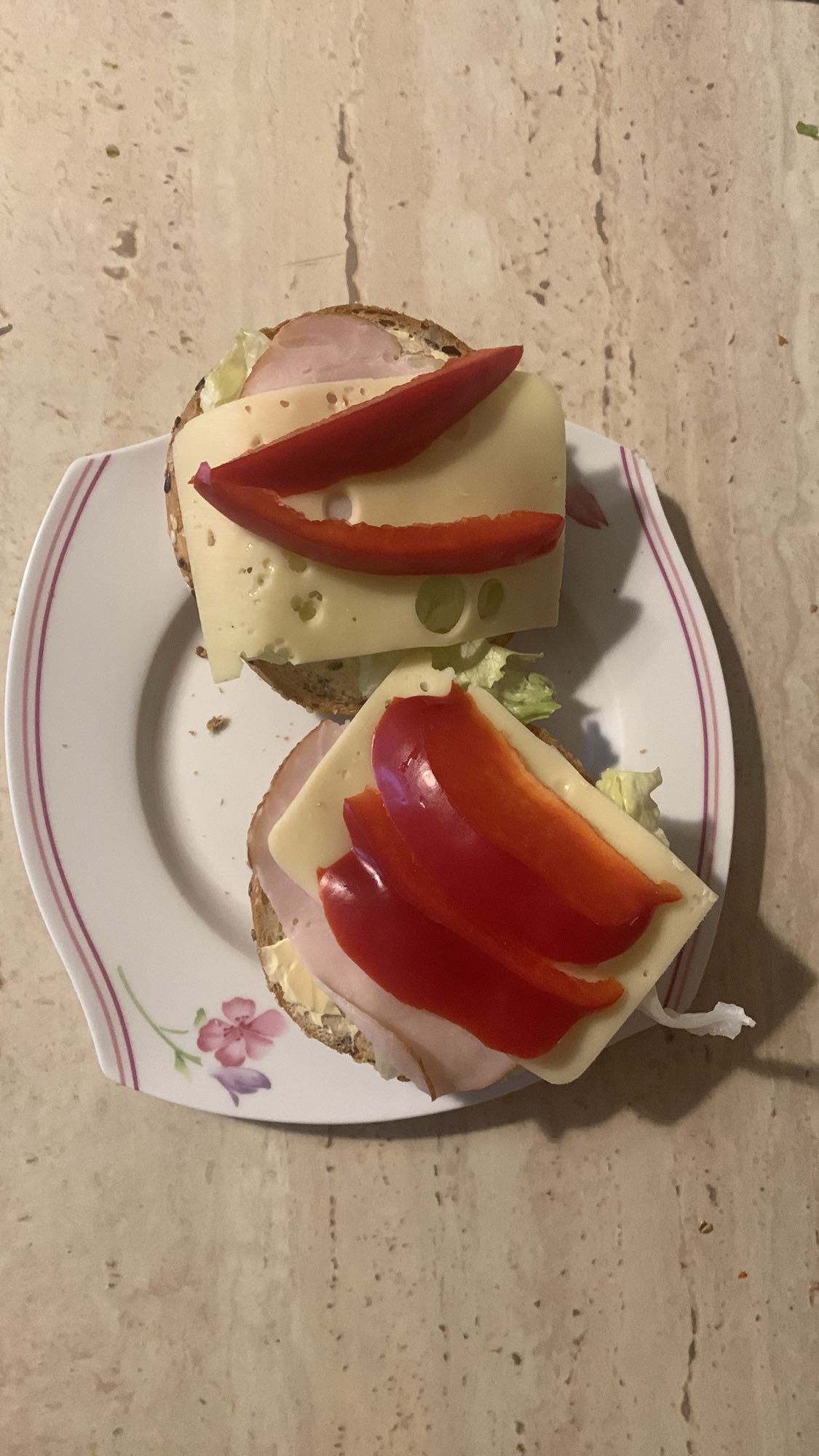 Kanapki z serem i papryką