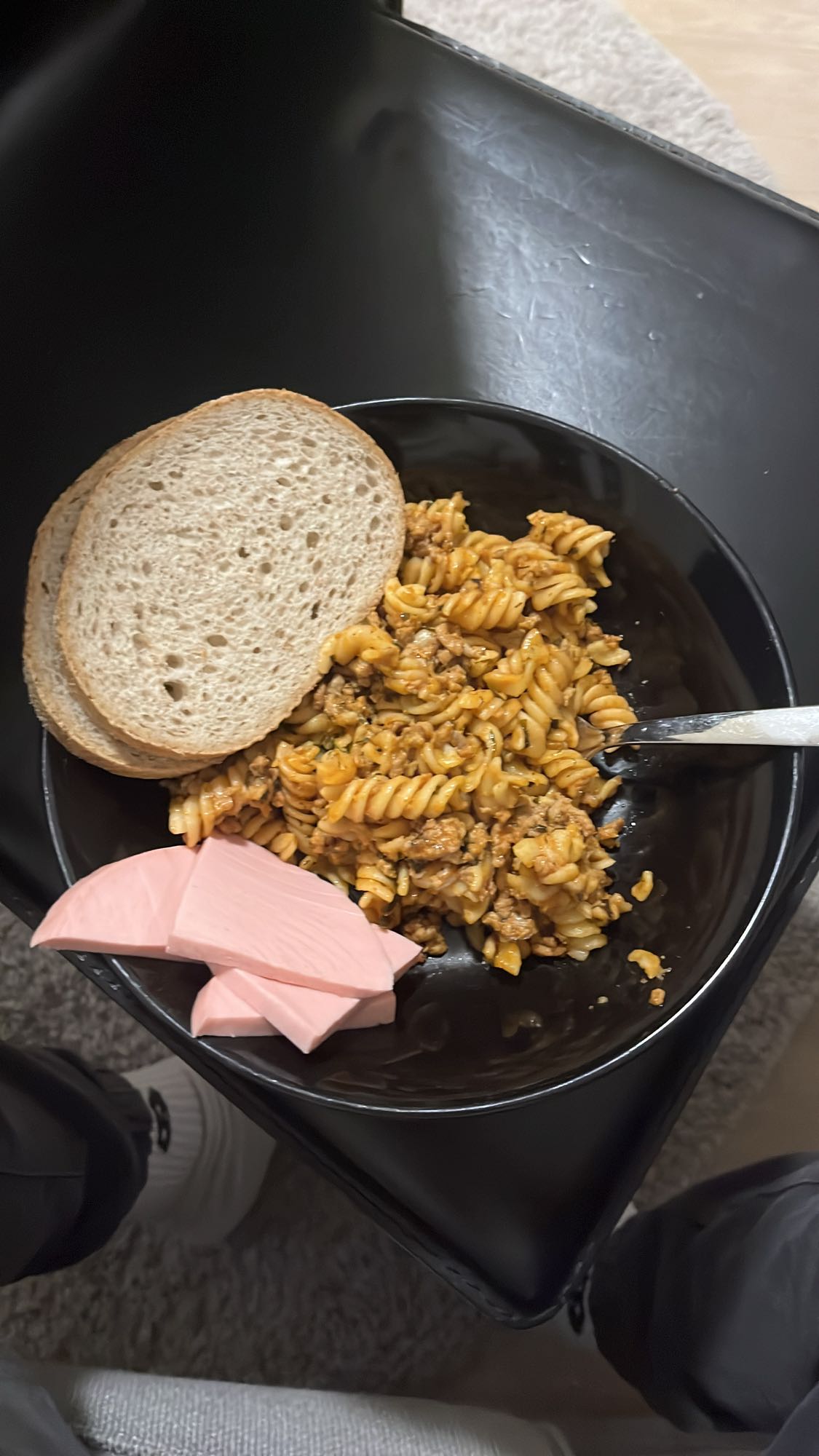 макароны с фаршем и хлебом