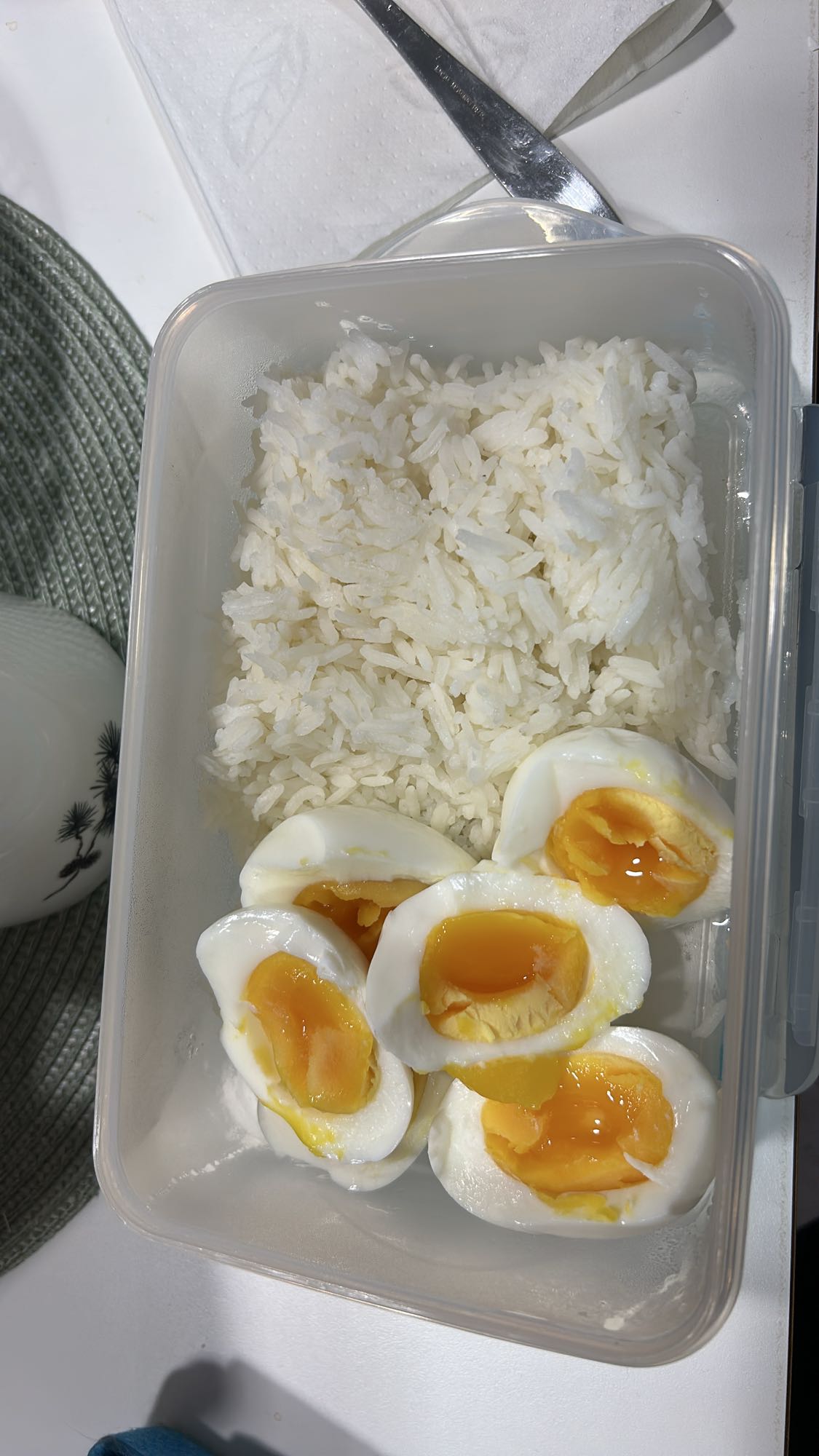 Eggs og risboks