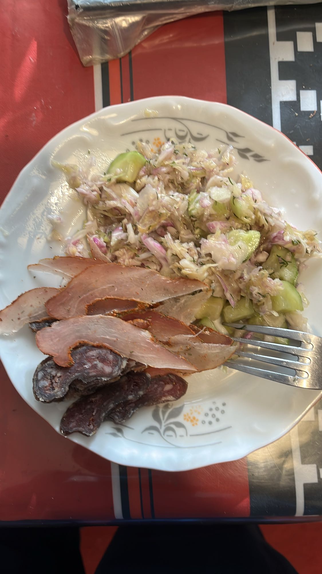 Салата с месо