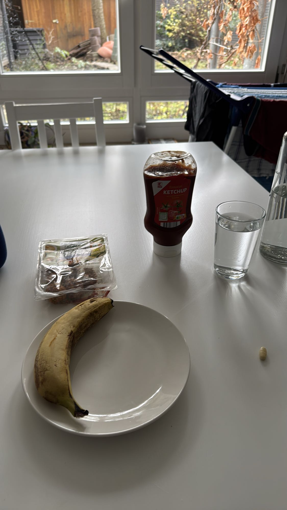 Banana and jerky snack