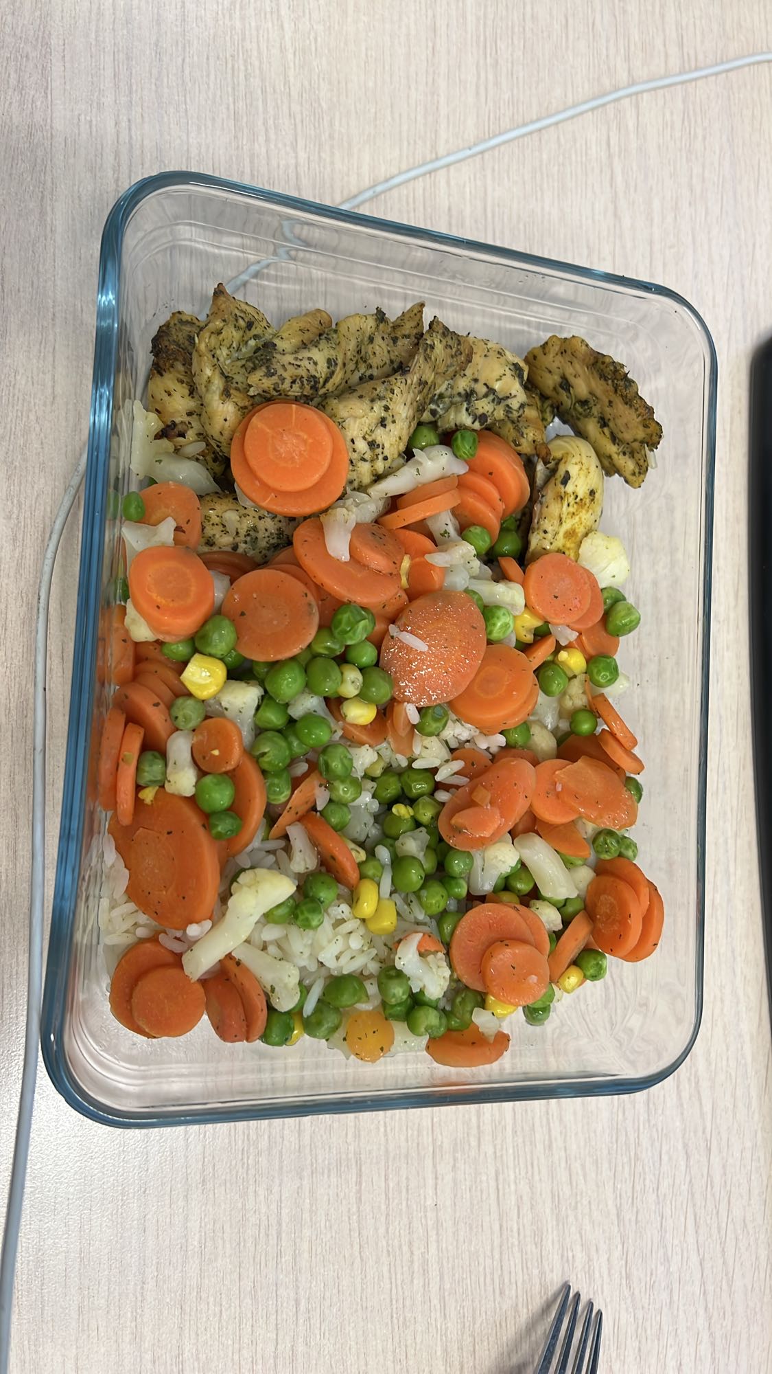 Kurczak z warzywami i ryżem