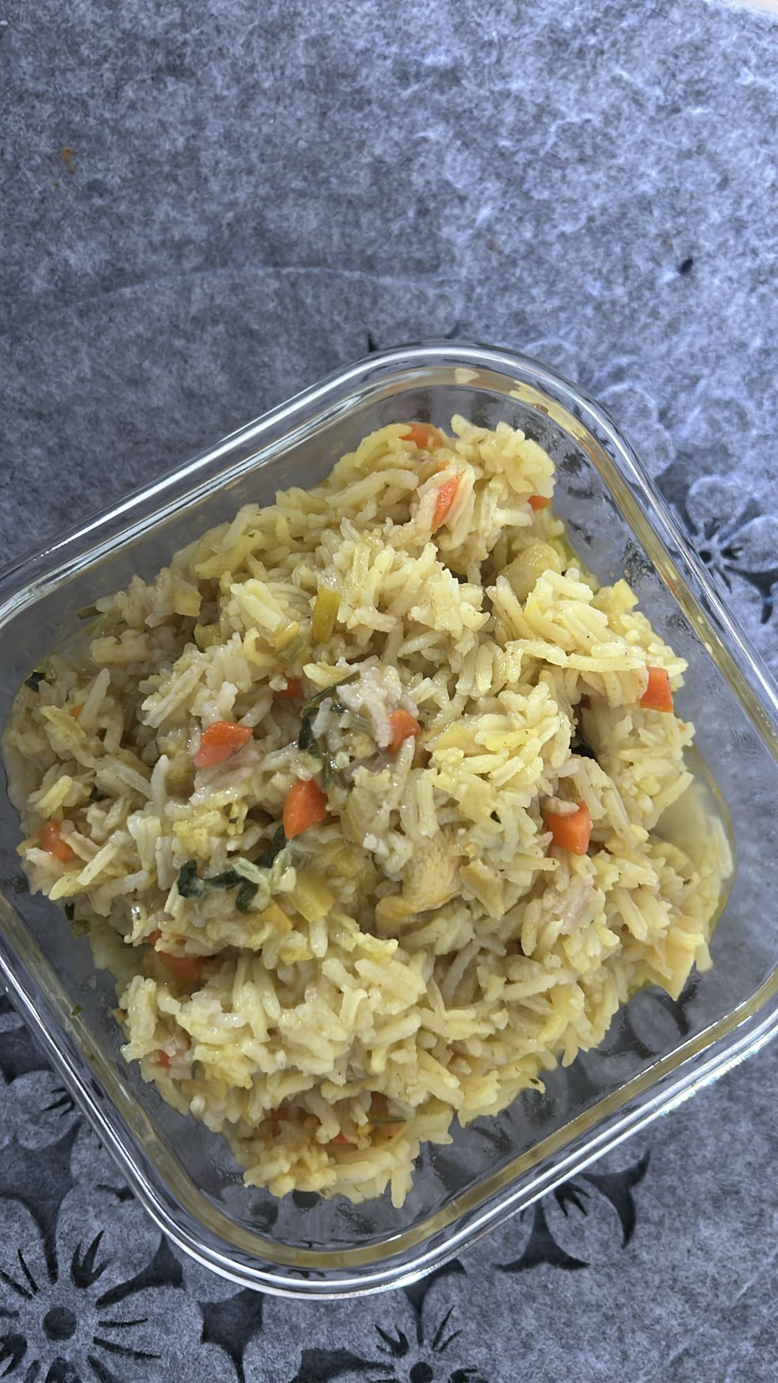 Arroz con pollo y verduras