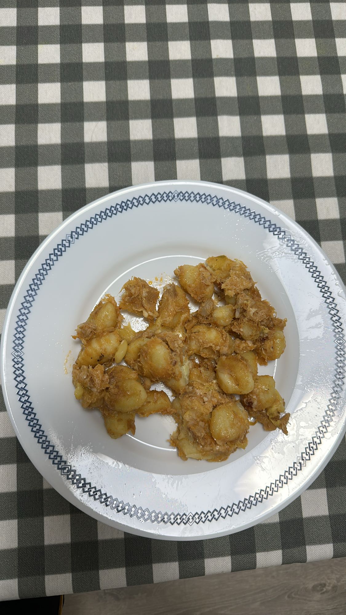 ñoquis con berenjena y atún