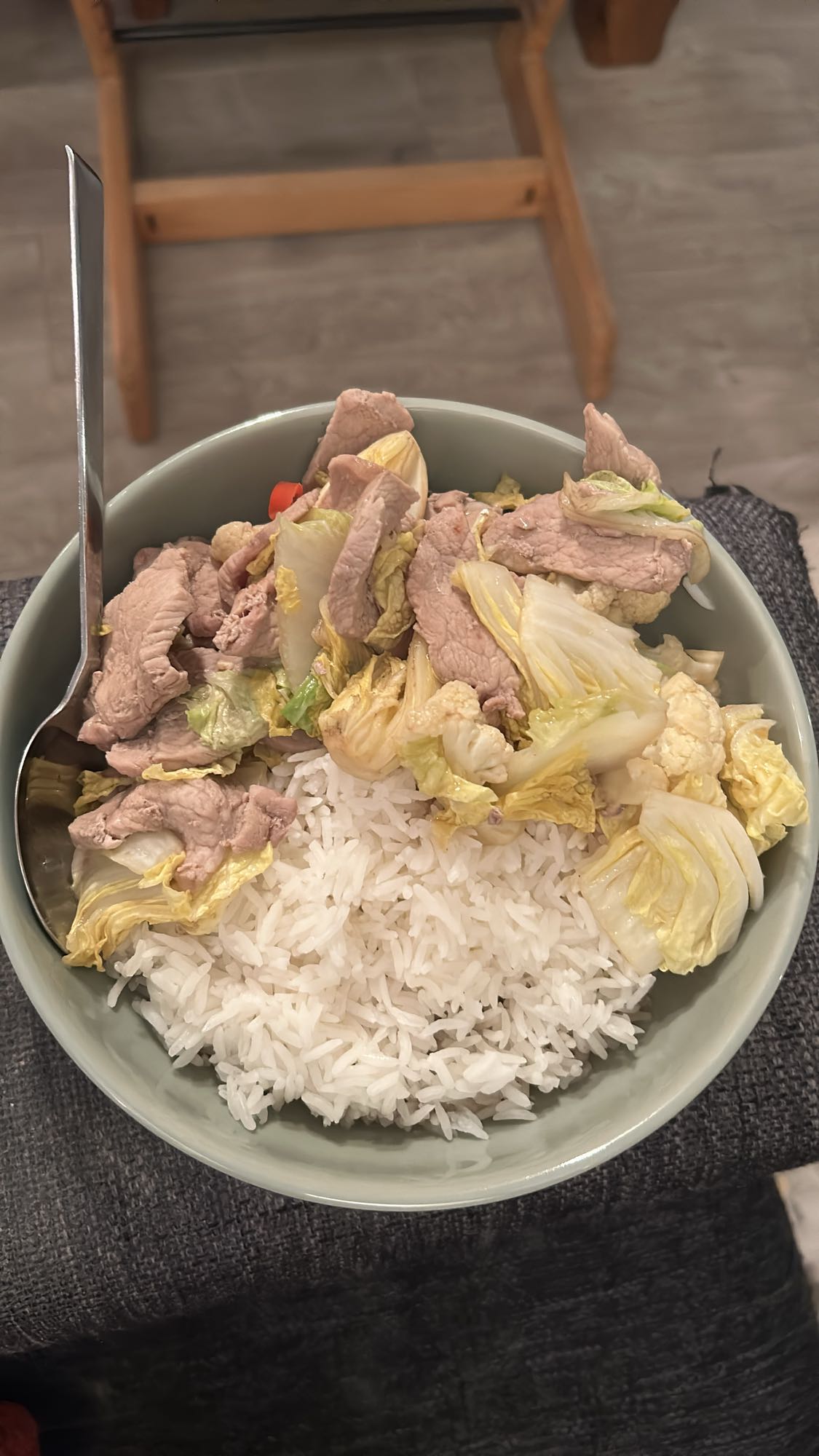 Ris med biff og grønnsaker