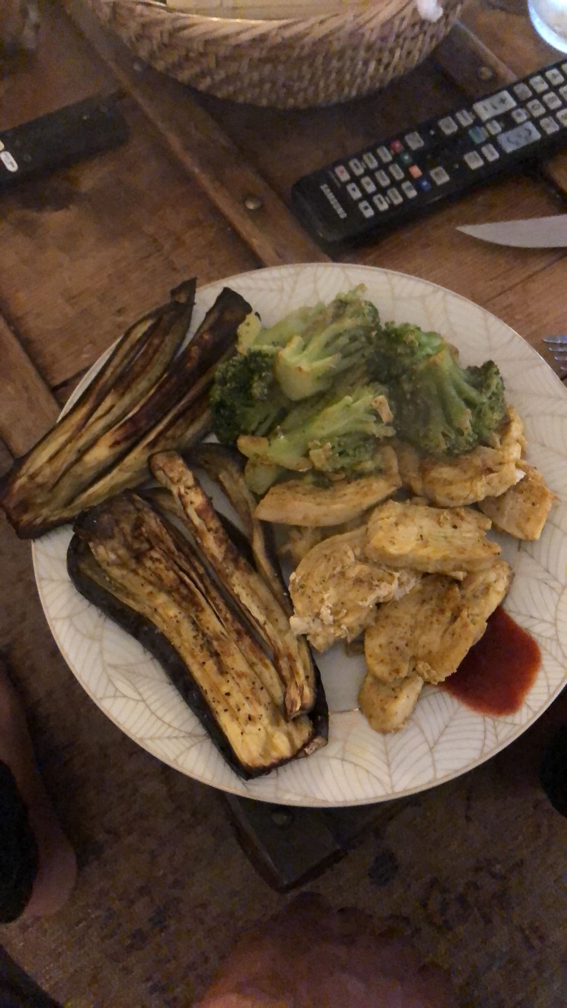 Poulet, aubergine, brocoli