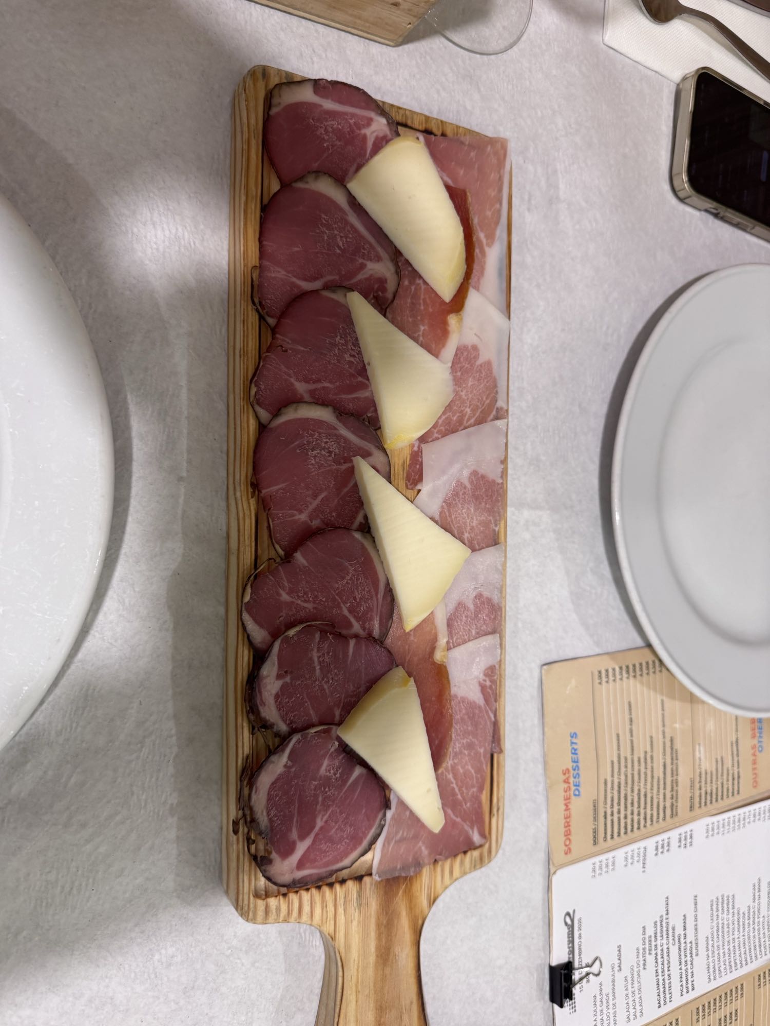 Tabla de embutidos y queso