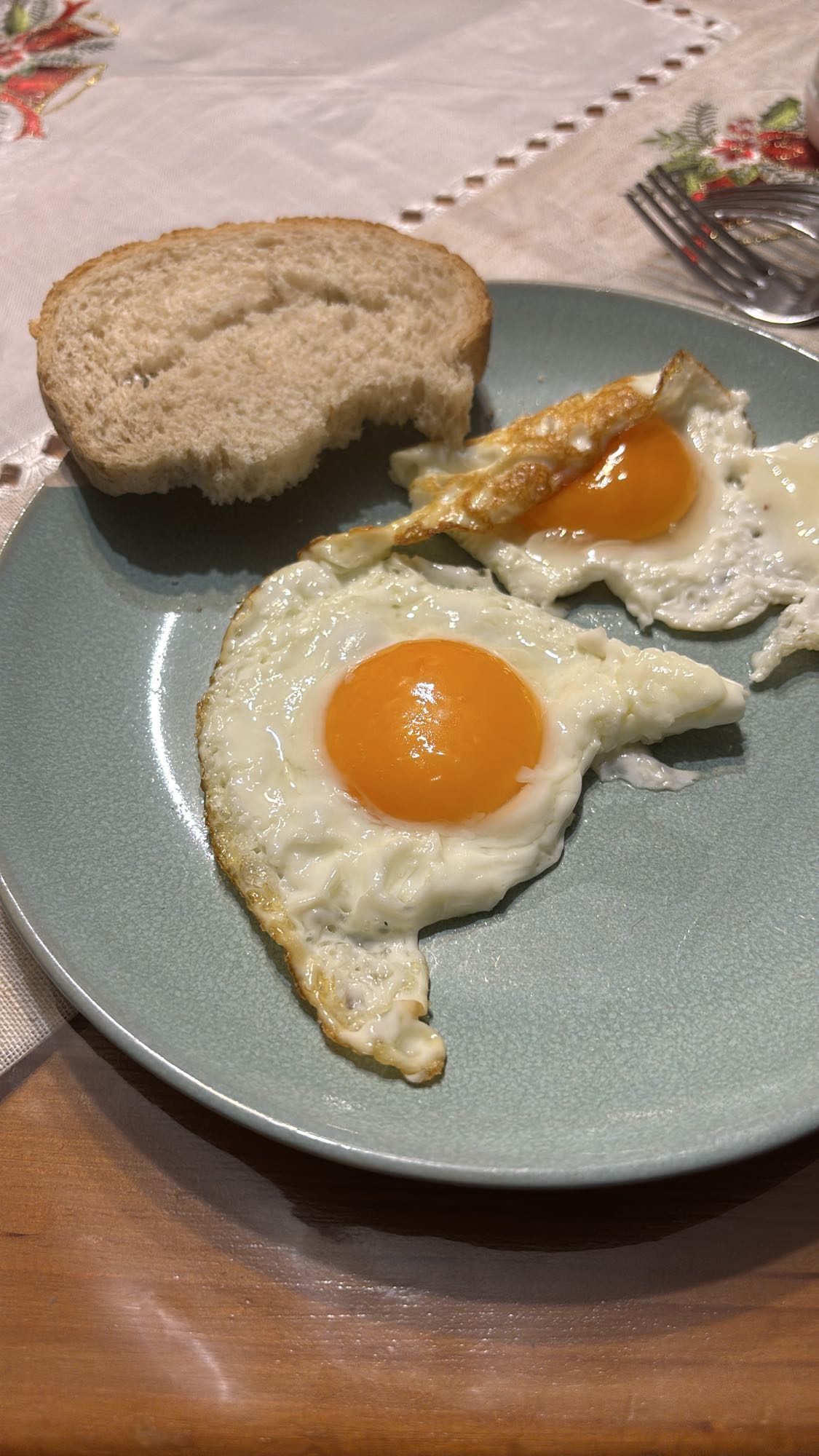 Tükörtojás kenyérrel