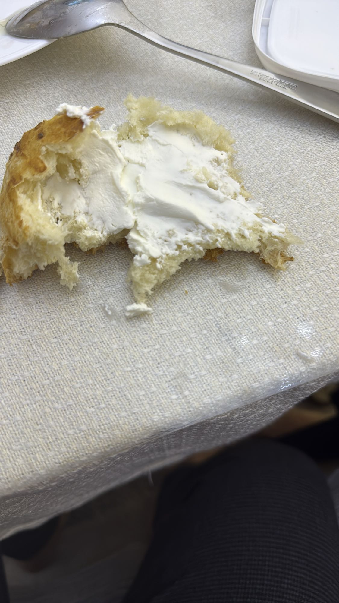 булочка с творожным сыром